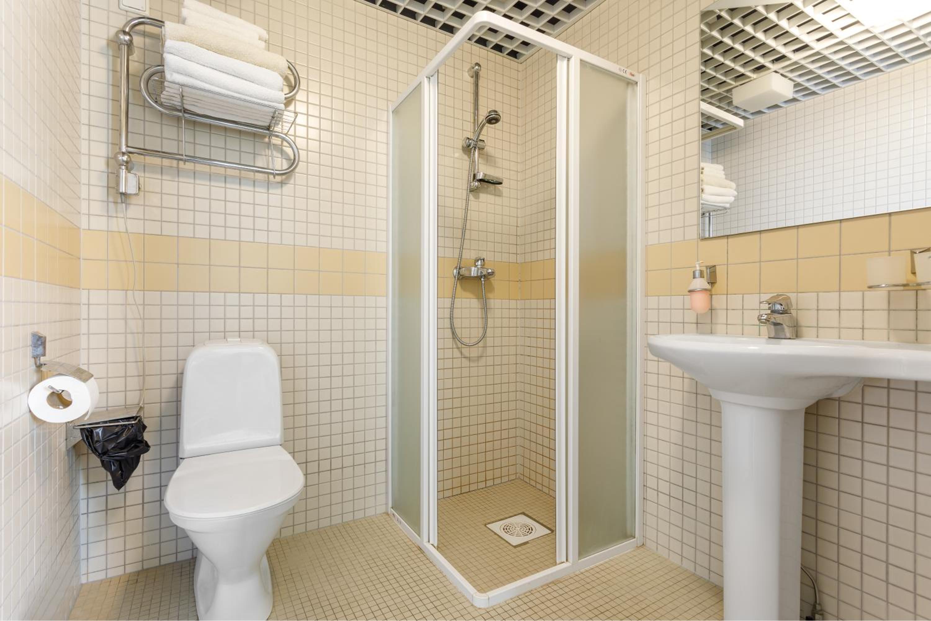 Double or Twin Room - Photo 6