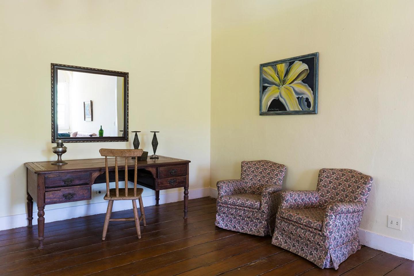 Superior Family Room photo 1
