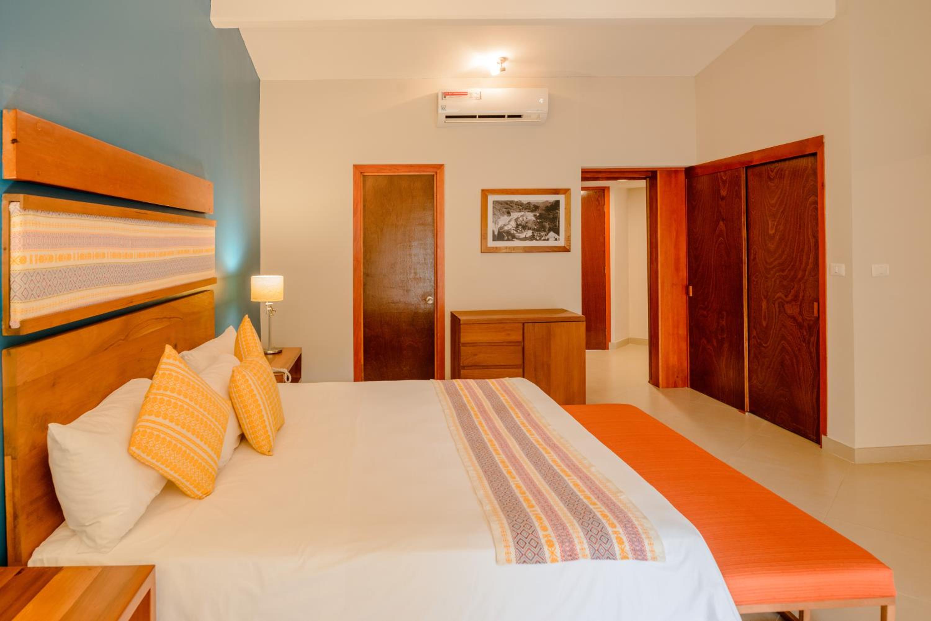 One-Bedroom Suite photo 1