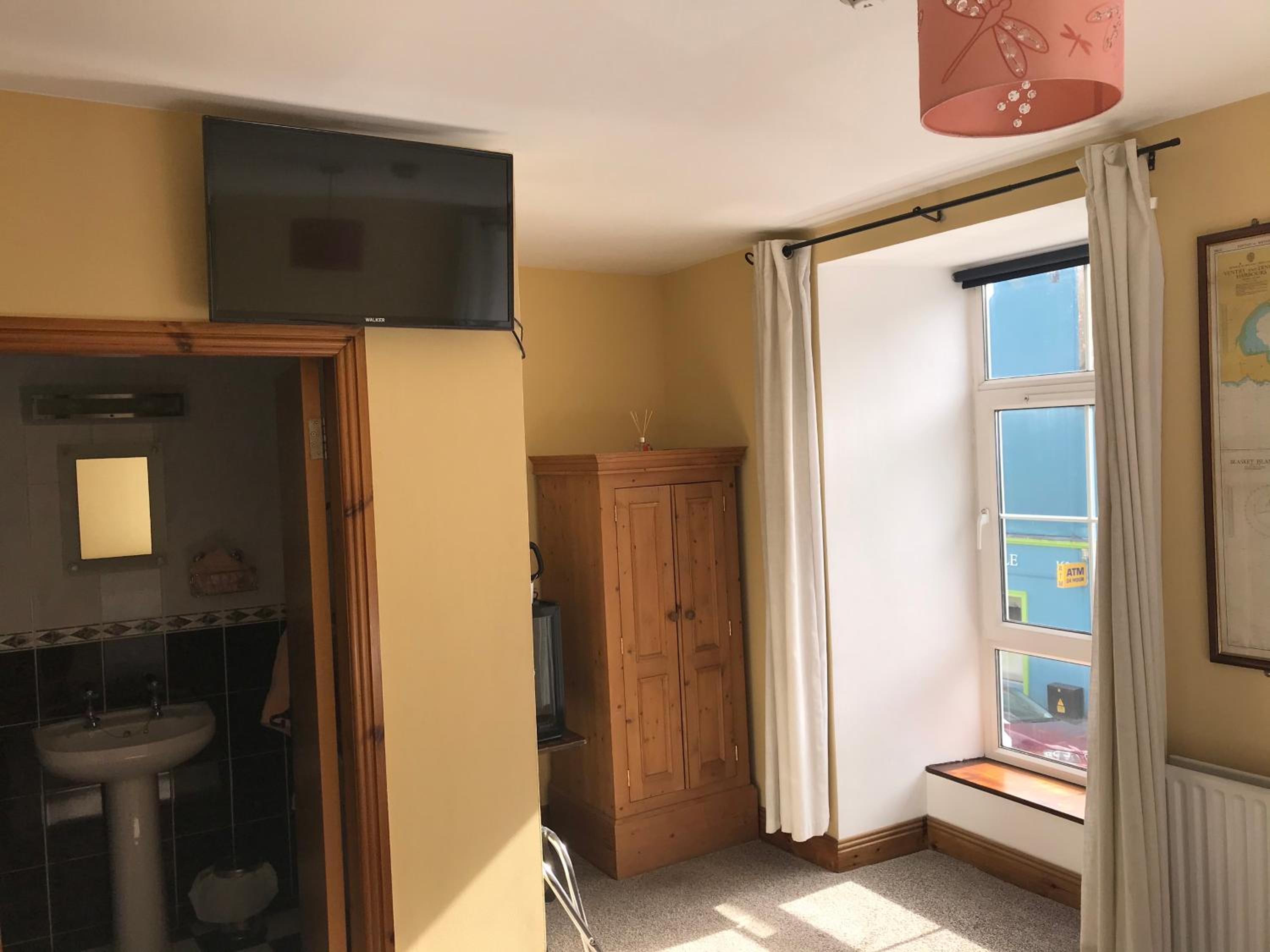 Double Room with Private Bathroom