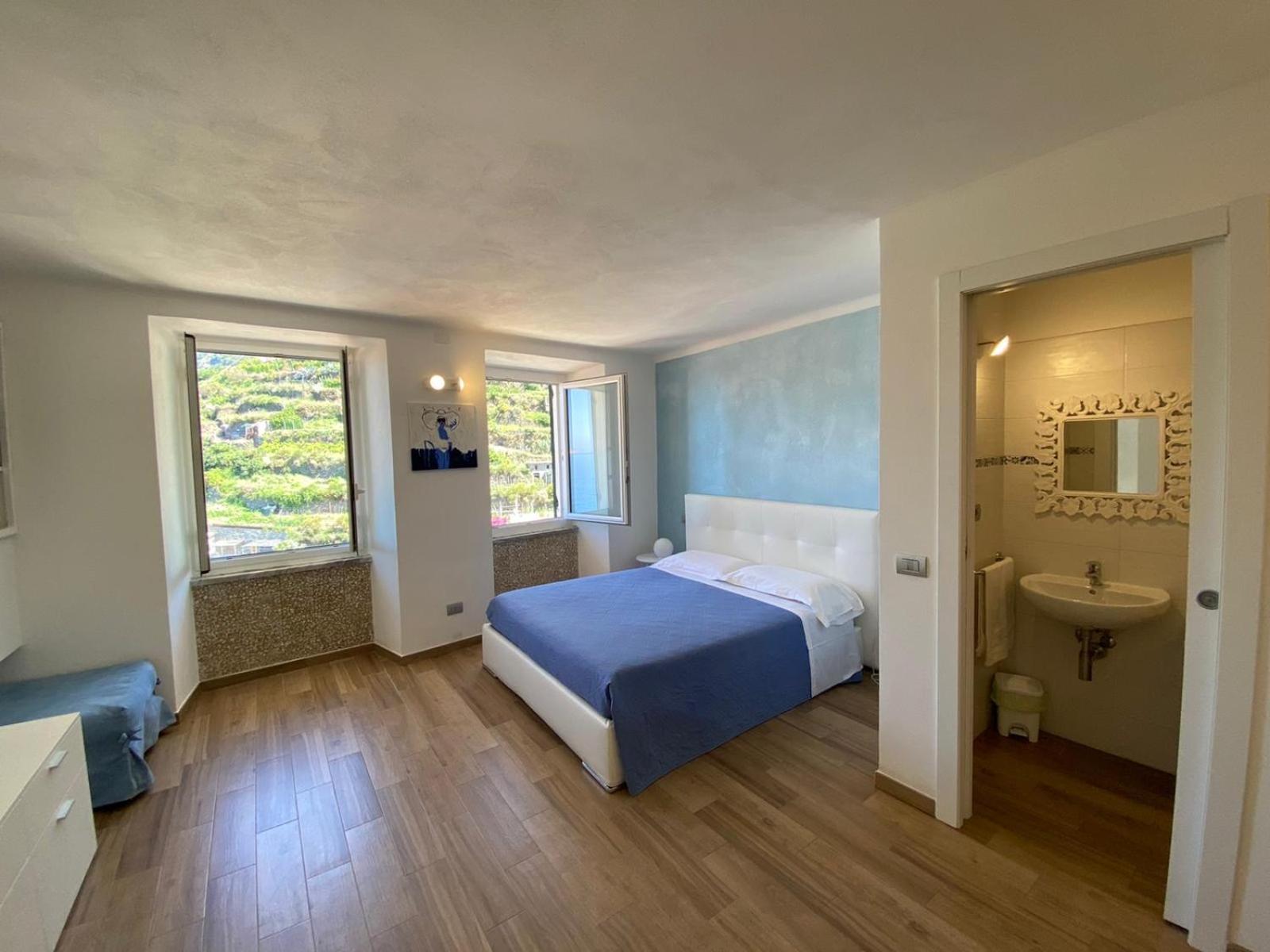 Studio Apartment with Sea View