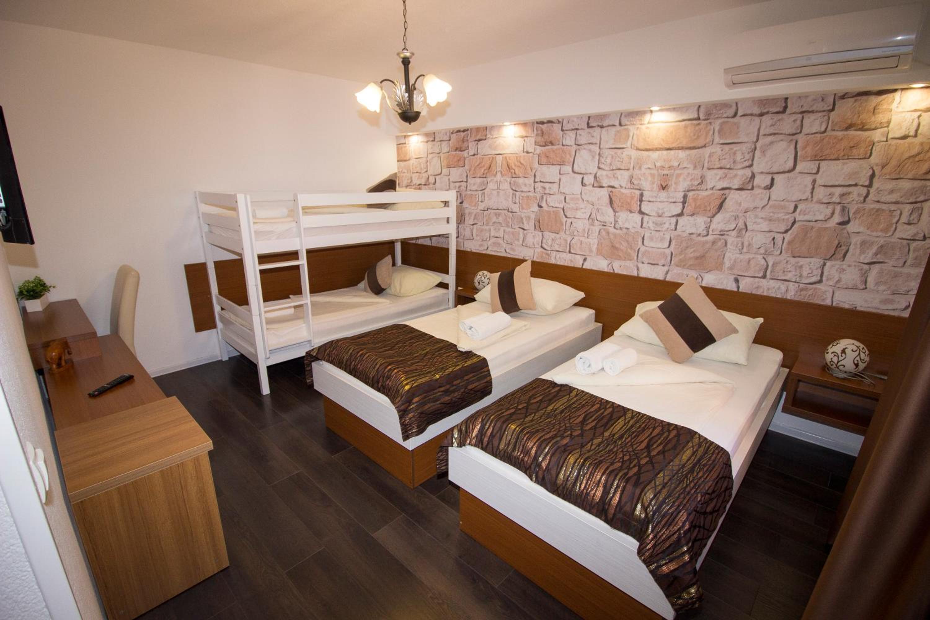 Quadruple Room photo 2