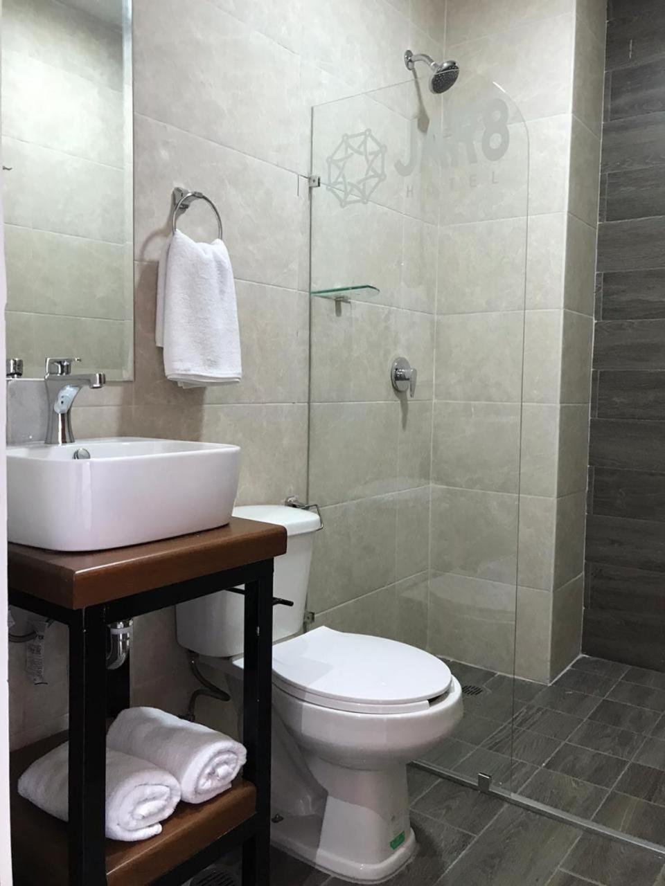 Deluxe King Room - Photo 20