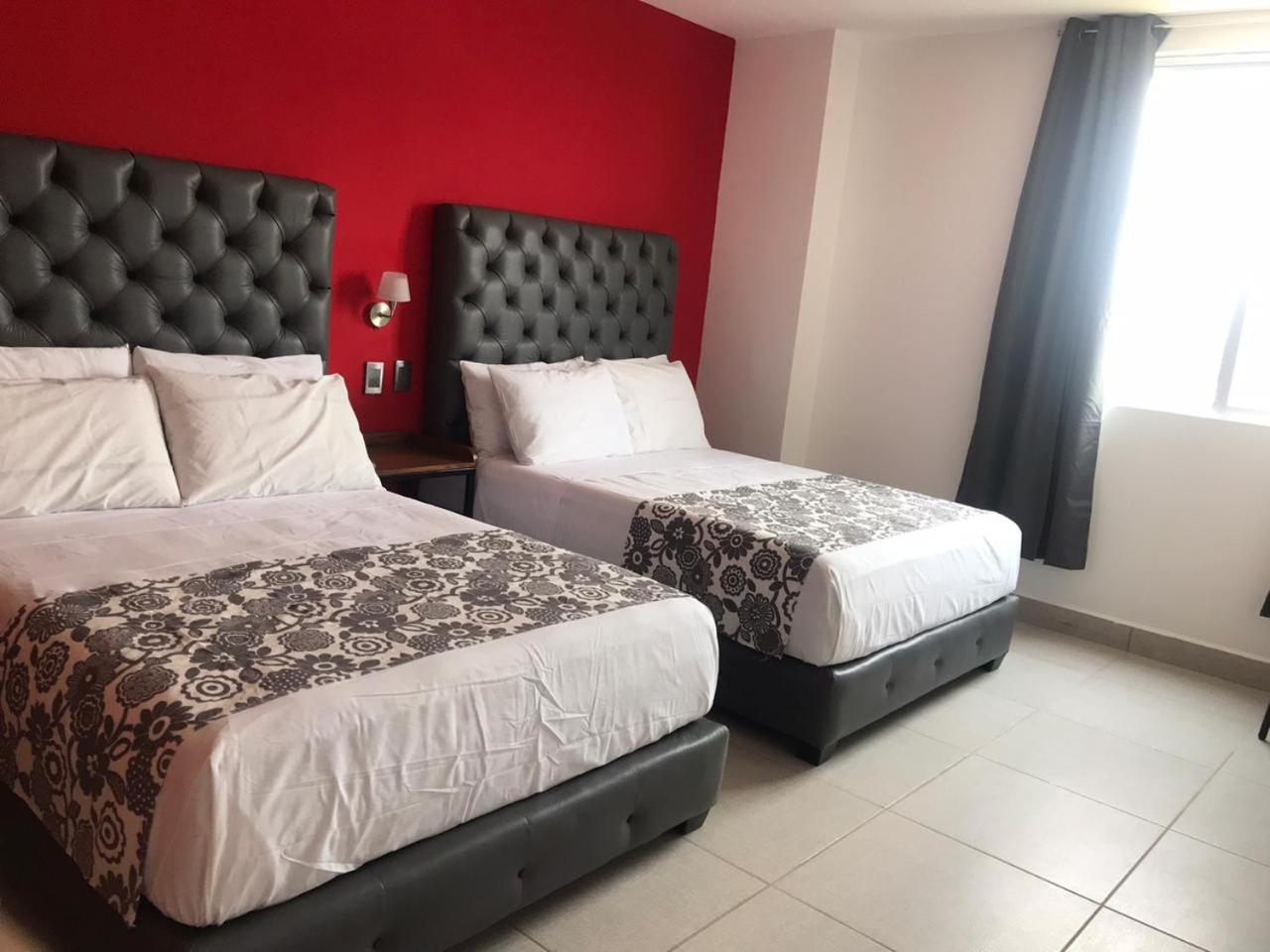 Superior Double Room with Two Double Beds - Photo 29