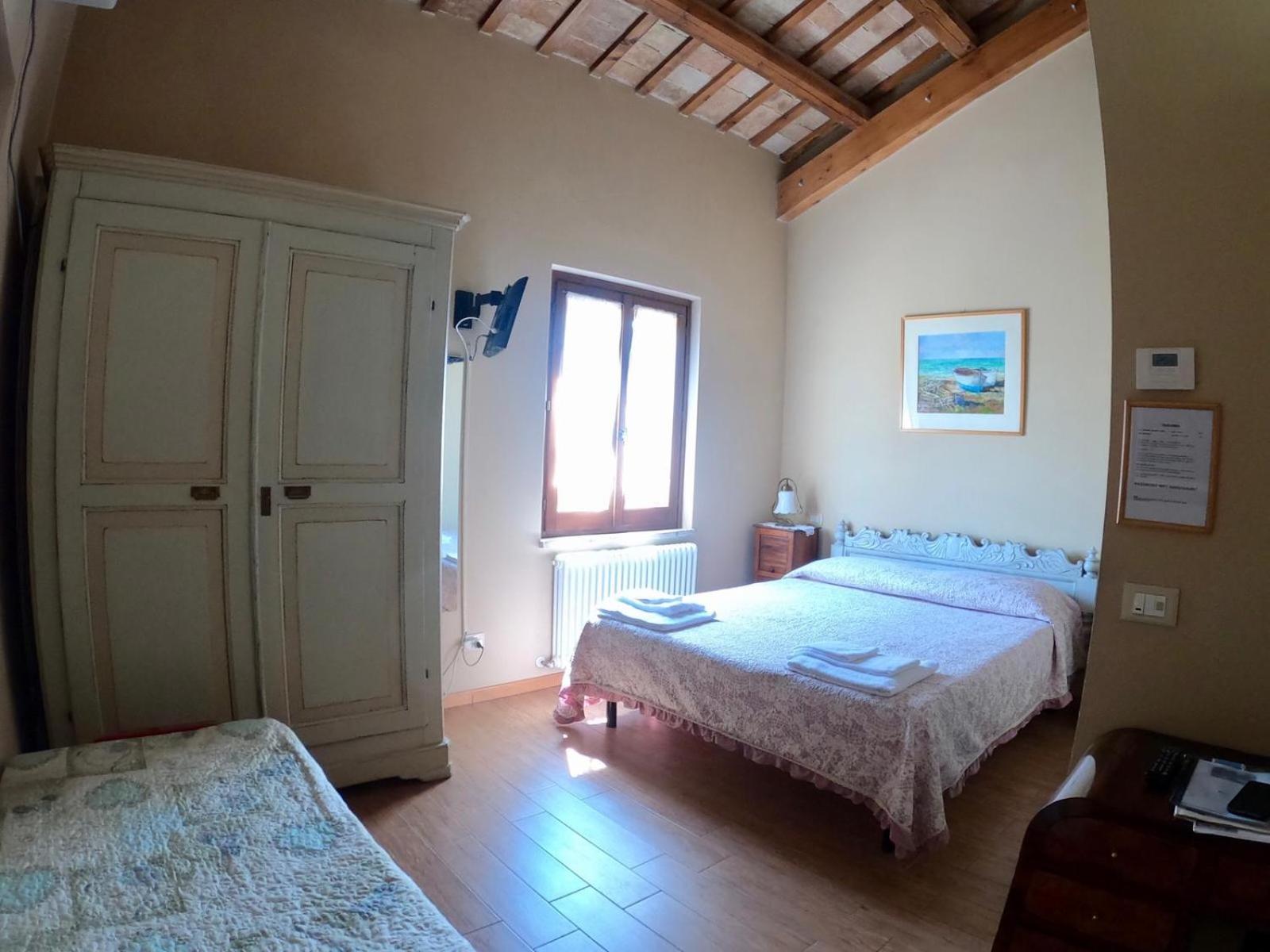 Deluxe Room (2 Adults + 1 Child) photo 3