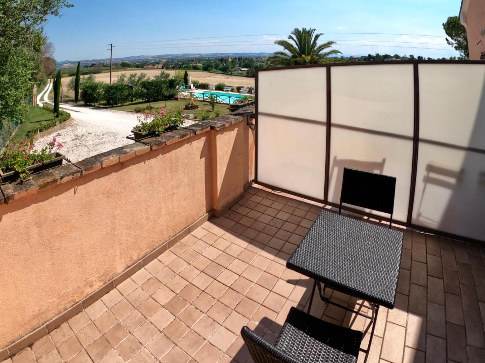 Deluxe Double or Twin Room with Pool View photo 3