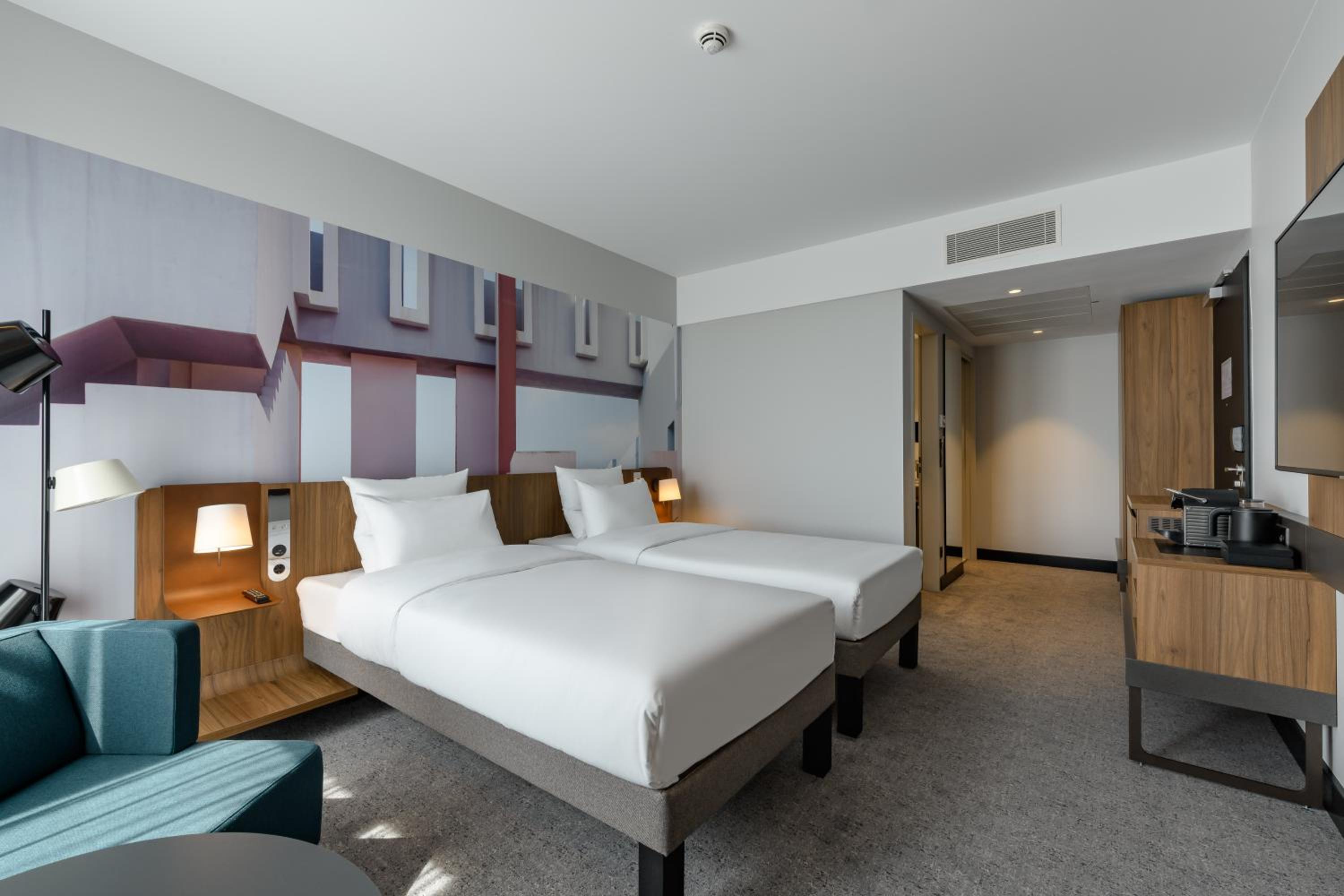 Standard Twin Room - Photo 2