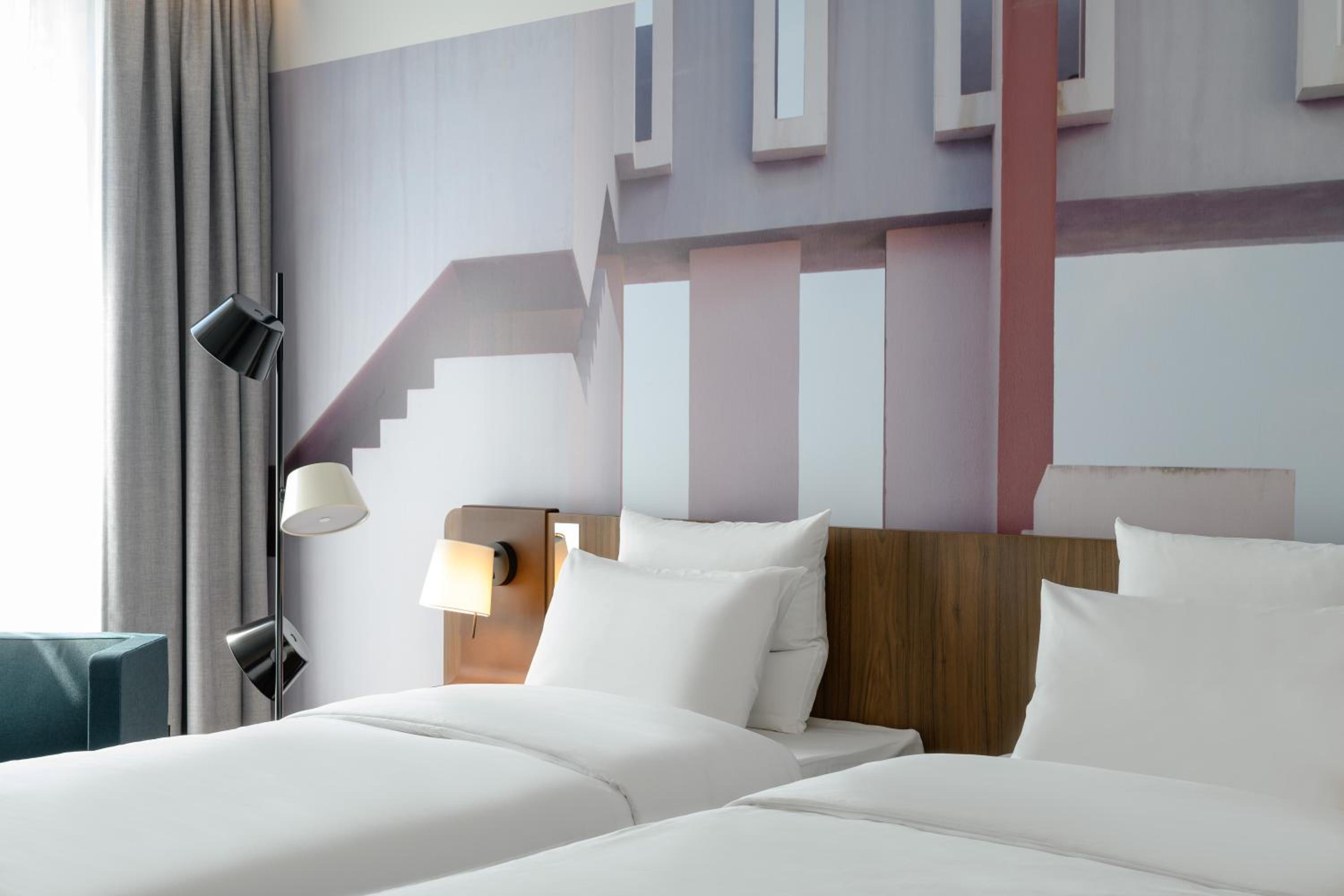Standard Twin Room - Photo 4
