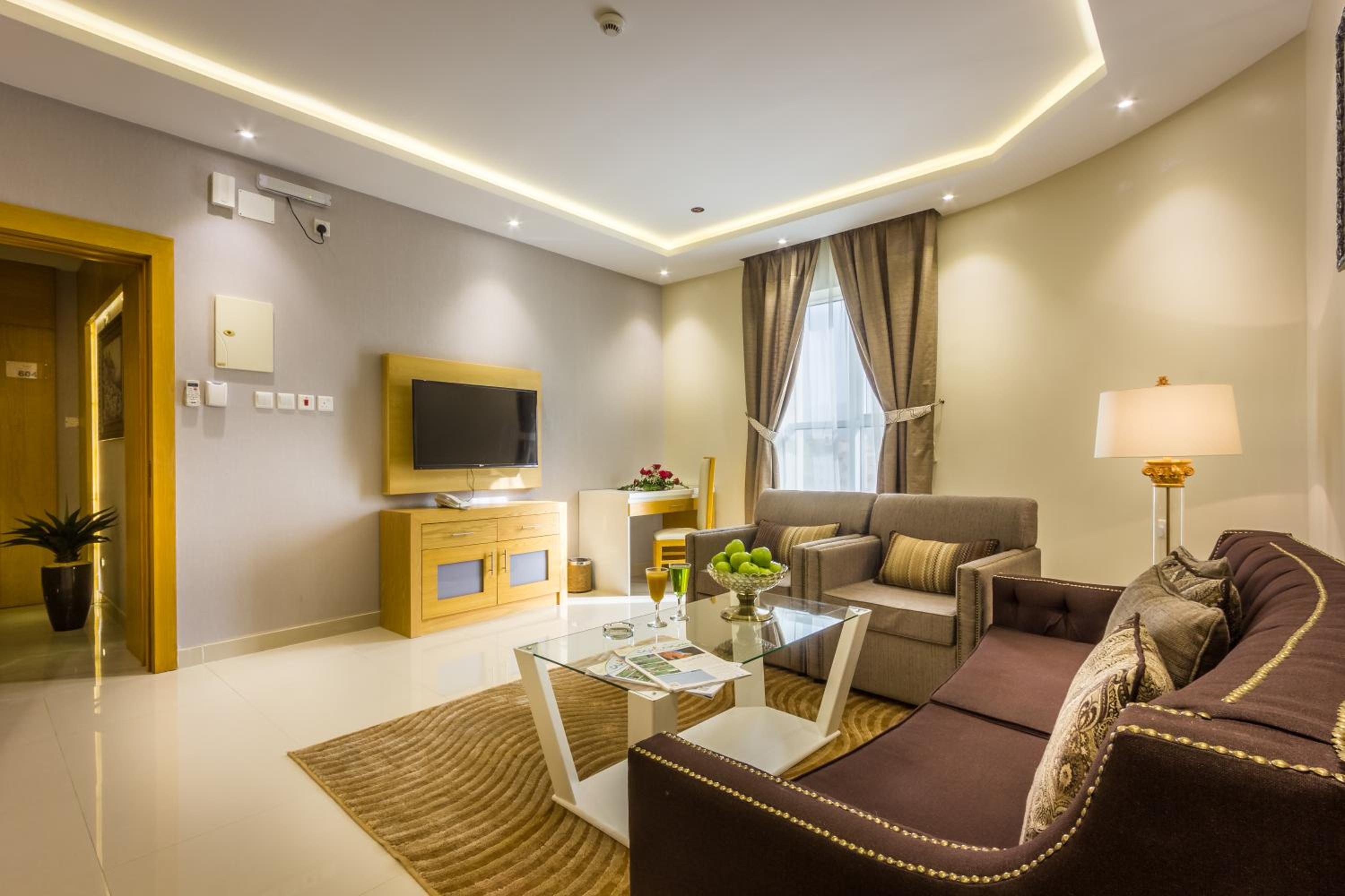 One-Bedroom Apartment - Photo 1