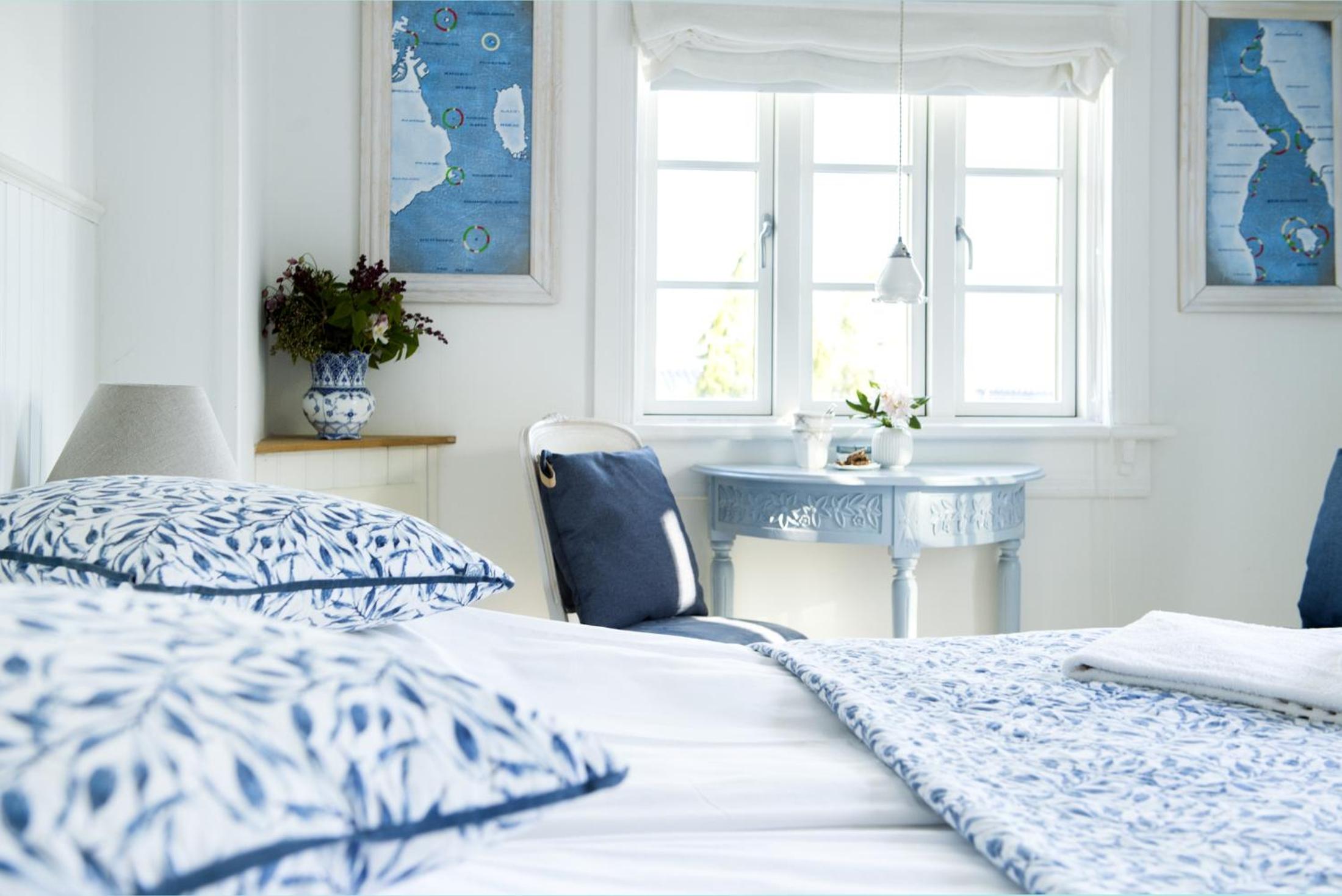 Deluxe Double Room with Balcony and Sea View photo 2