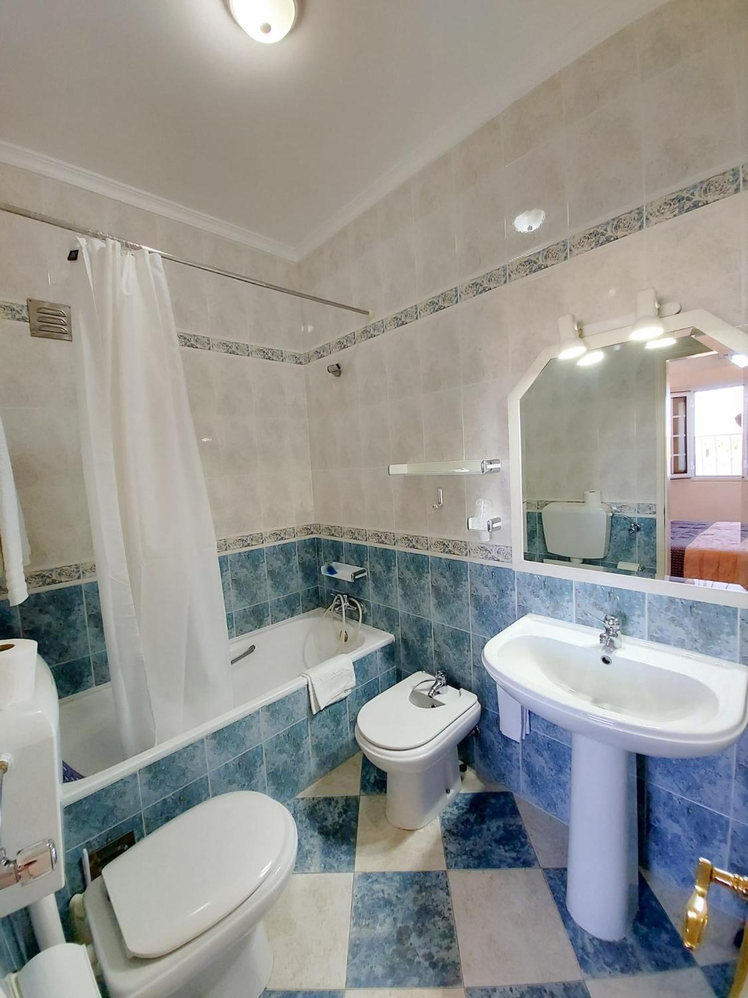Budget Double Room photo 2