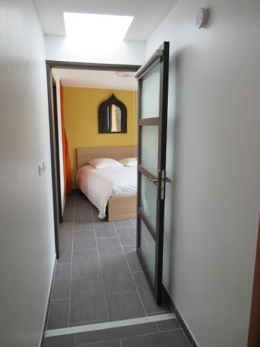 Two-Bedroom House - Photo 6