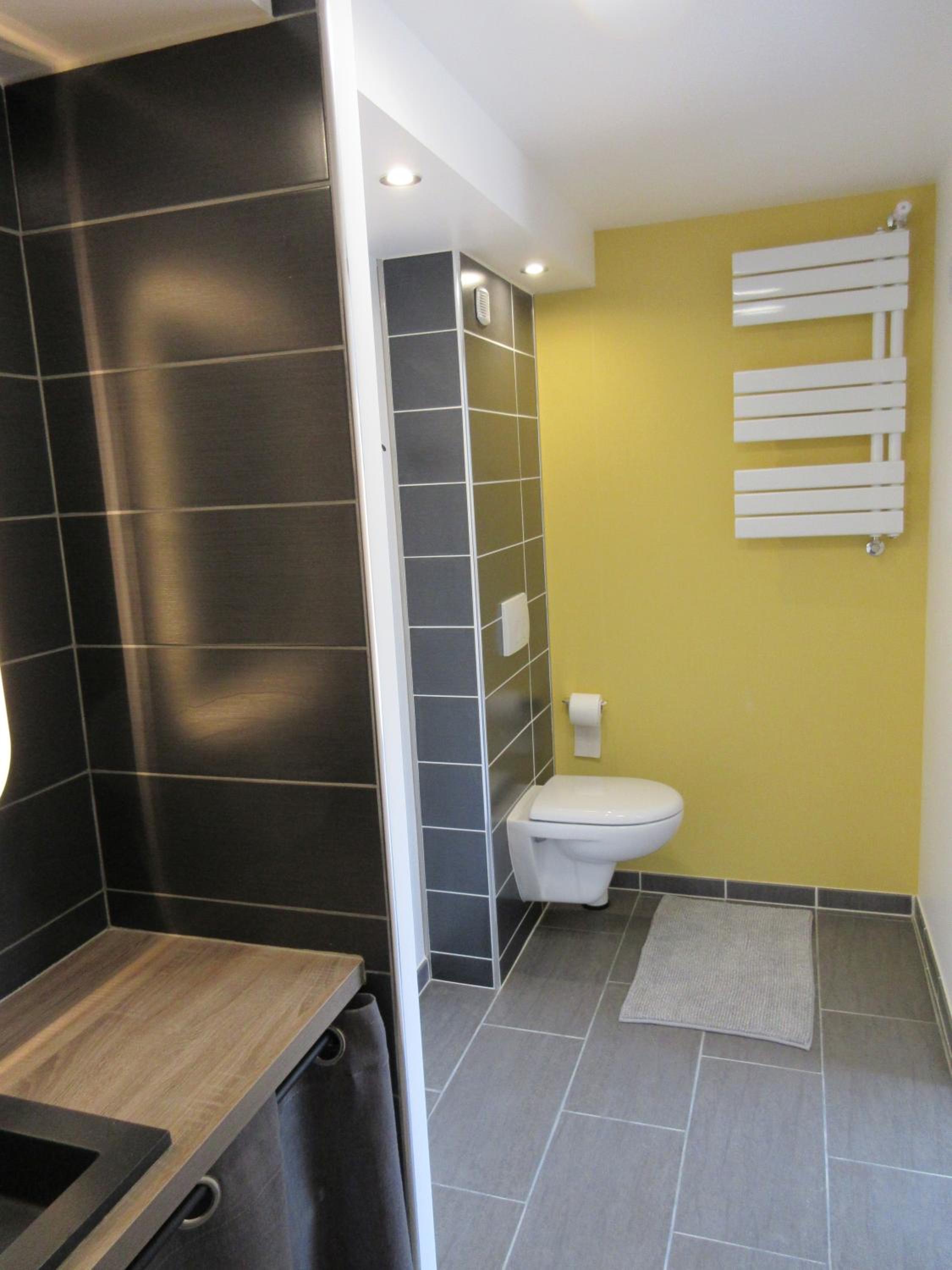Two-Bedroom House - Photo 4