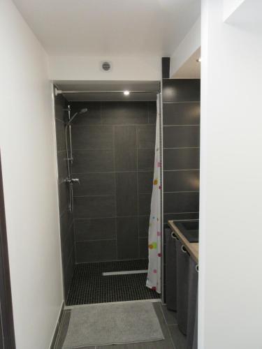 Two-Bedroom House - Photo 2