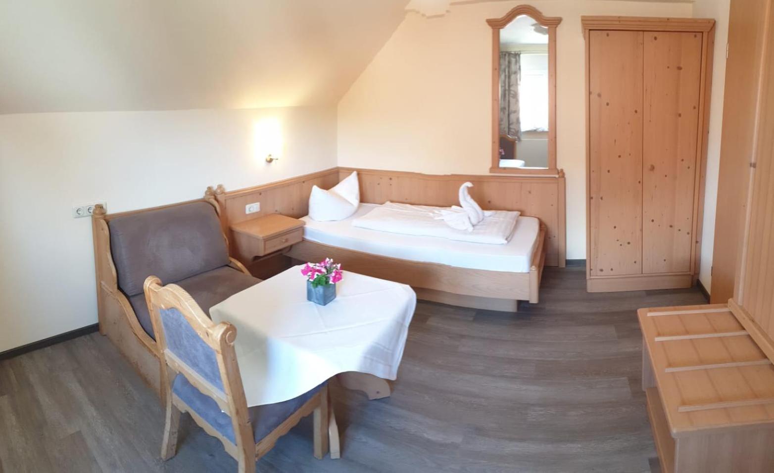 Single Room photo 2