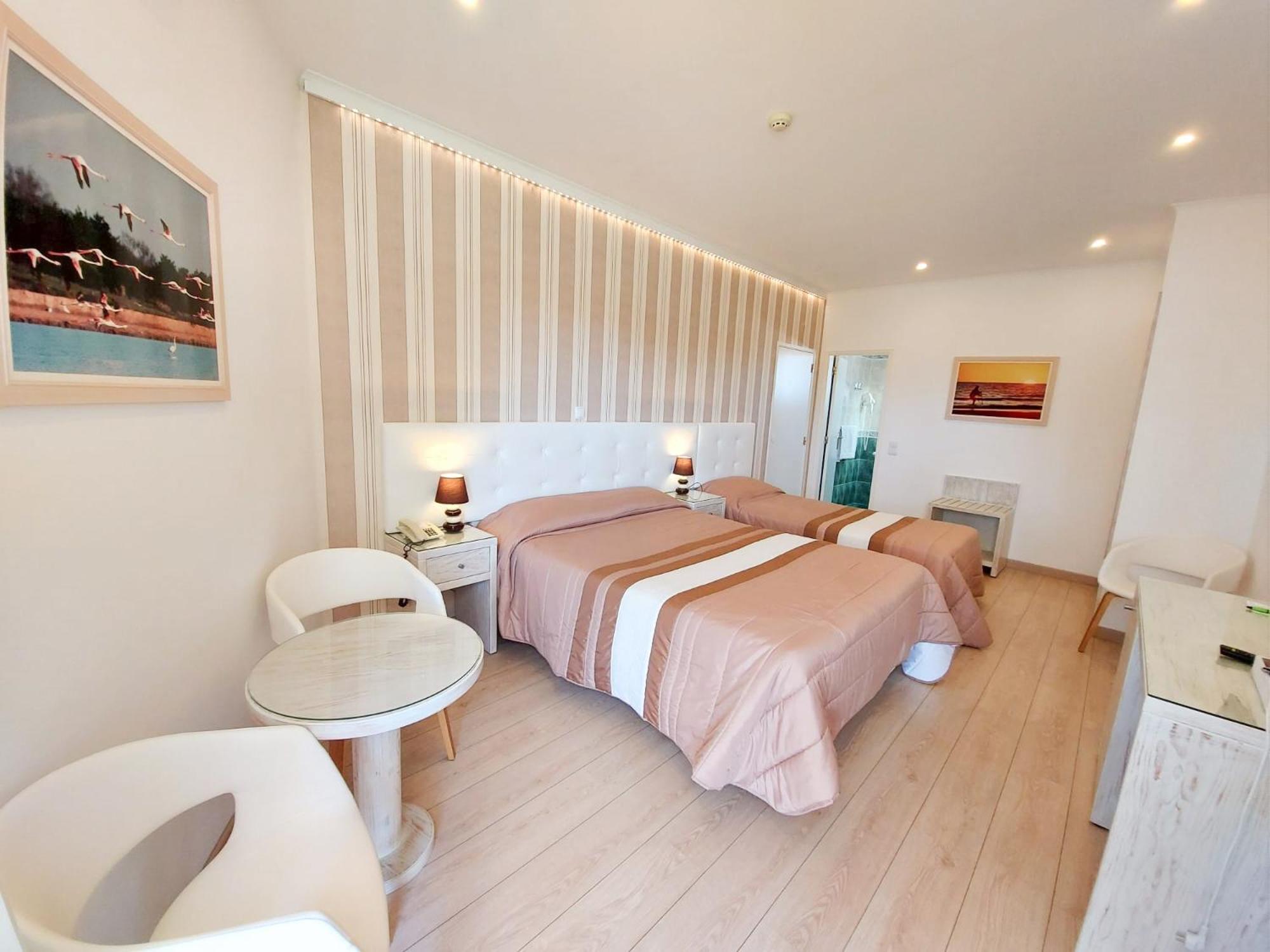 Double Room with Extra Bed photo 3