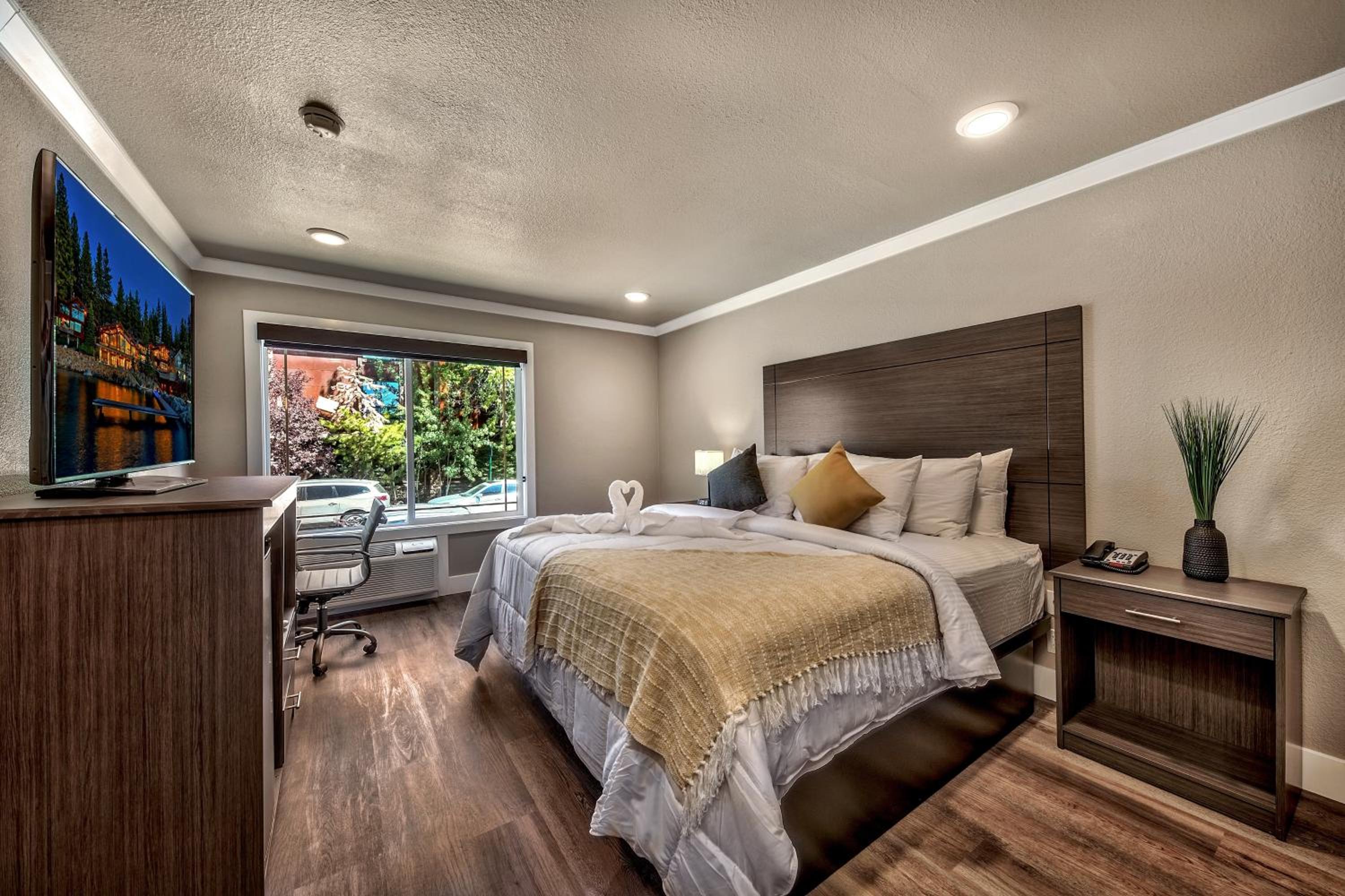 Superior King Room - Photo 2