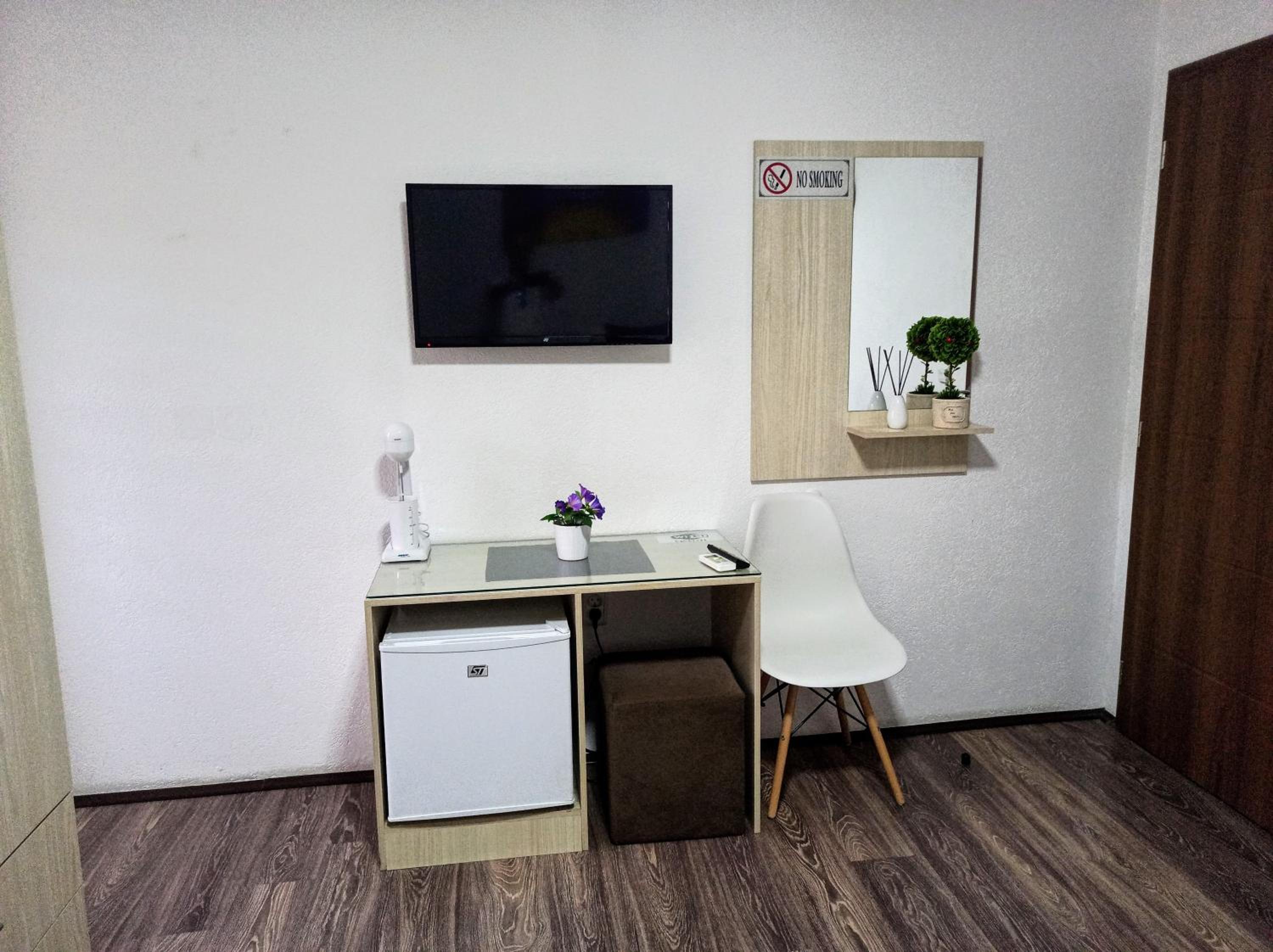 Standard Studio - Photo 14