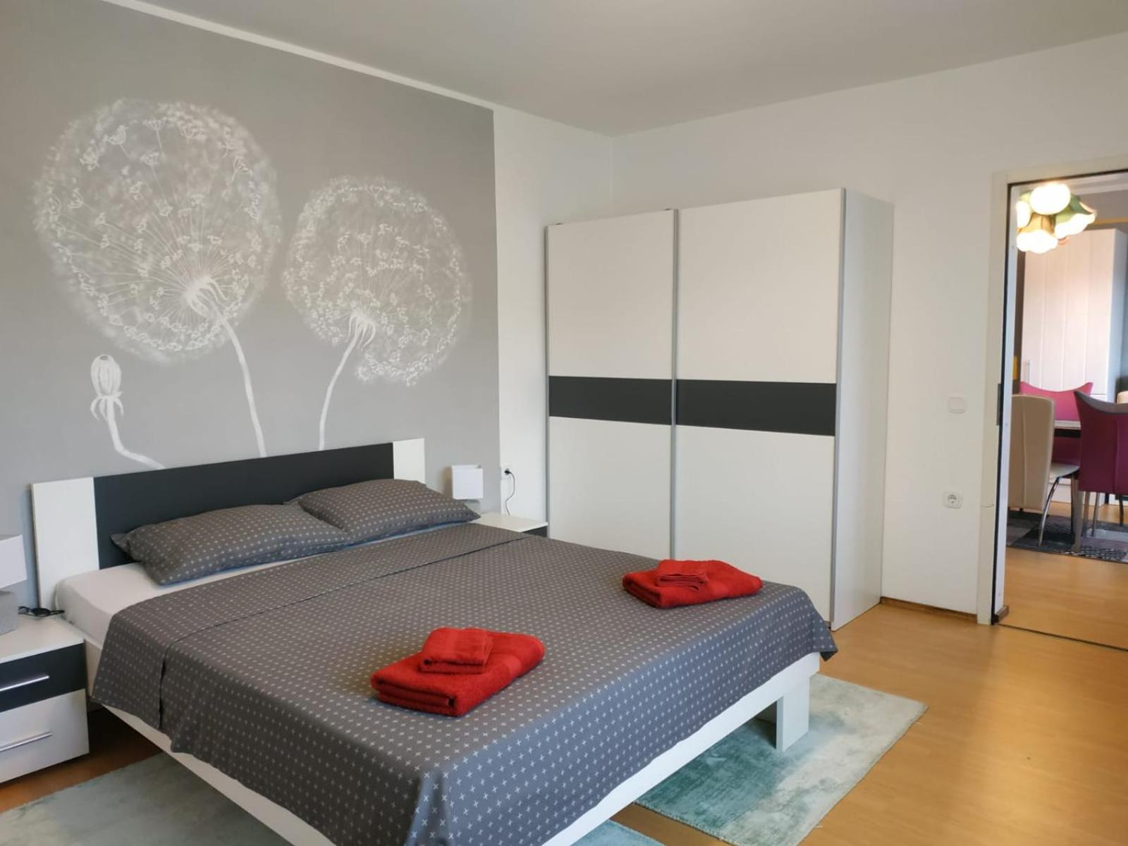 Two-Bedroom Apartment - Photo 5