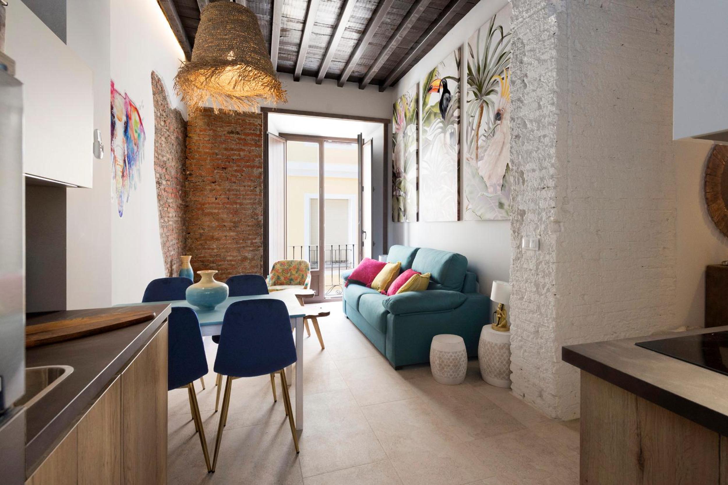 Apartamento con Balcón 1A sin Terraza y sin Jacuzzi.
