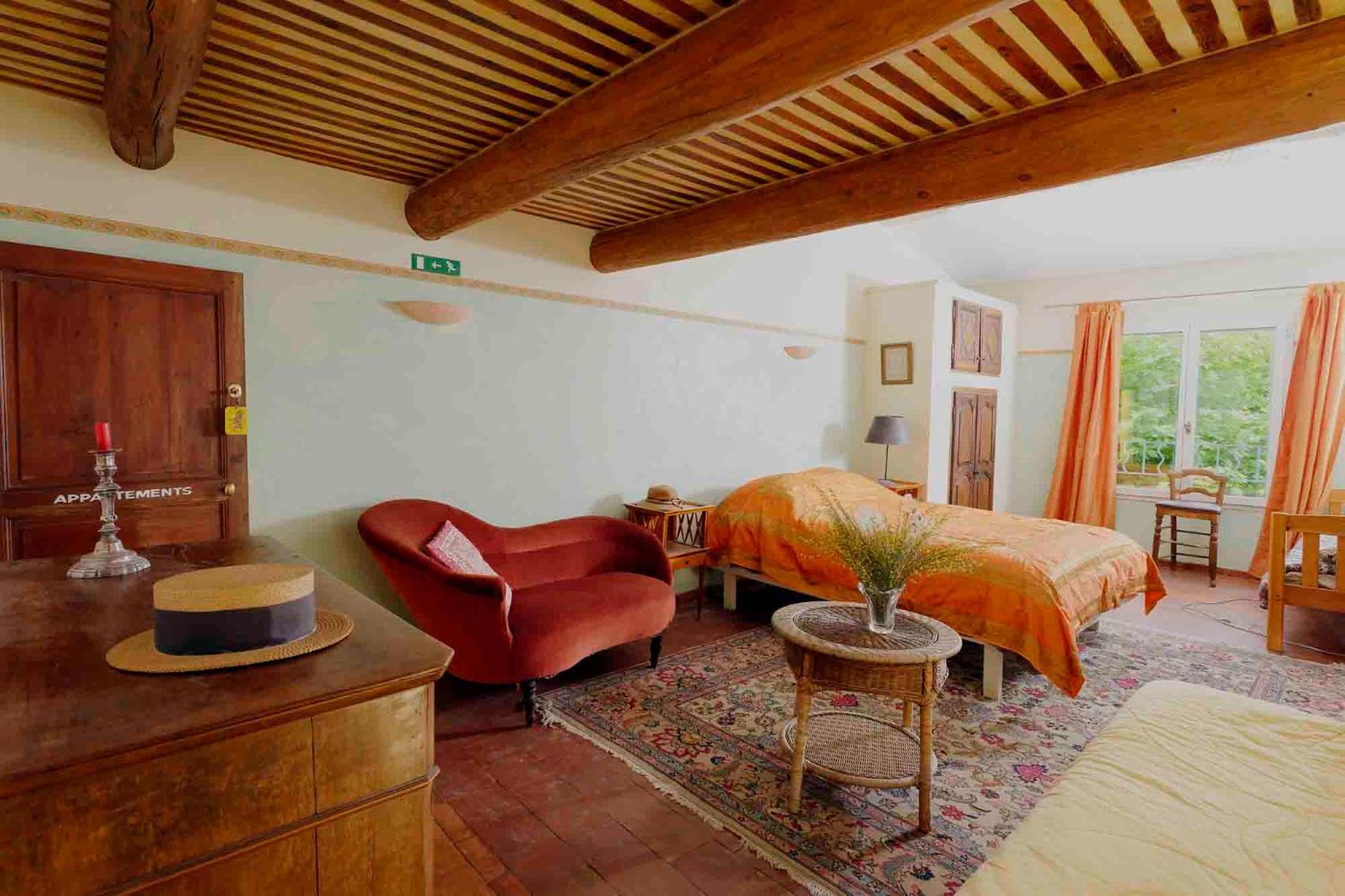 Suite - Photo 6