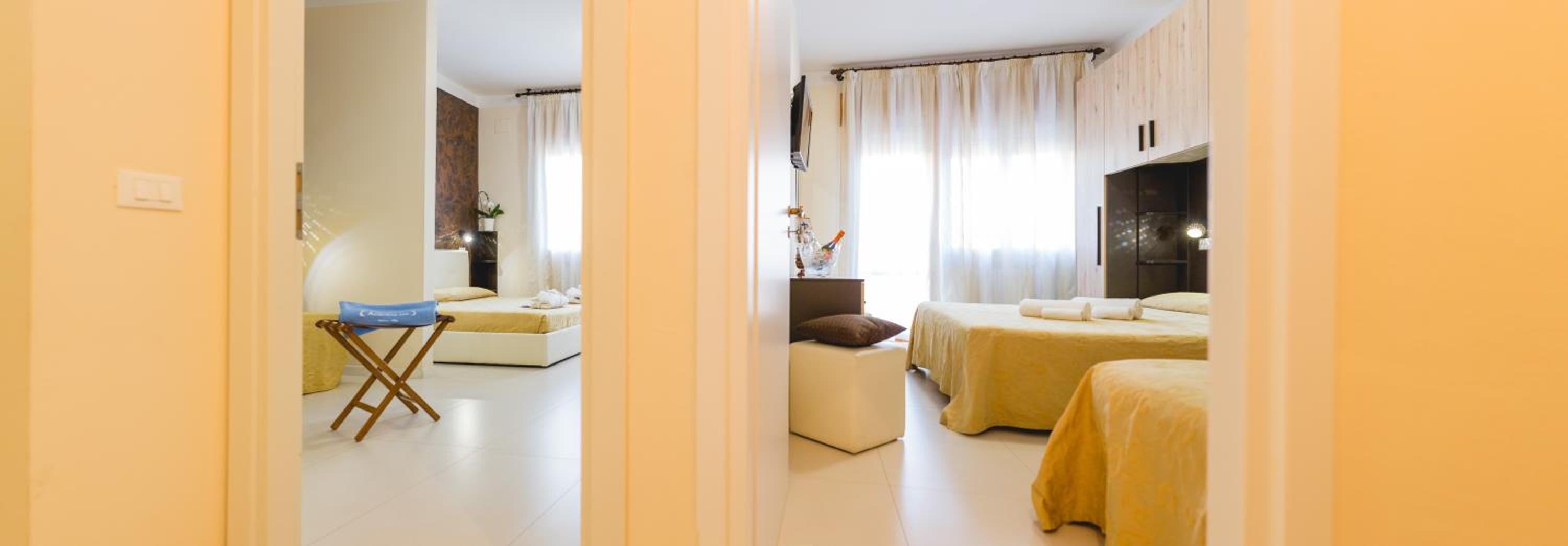 Two-Bedroom Suite with Side Sea View photo 2