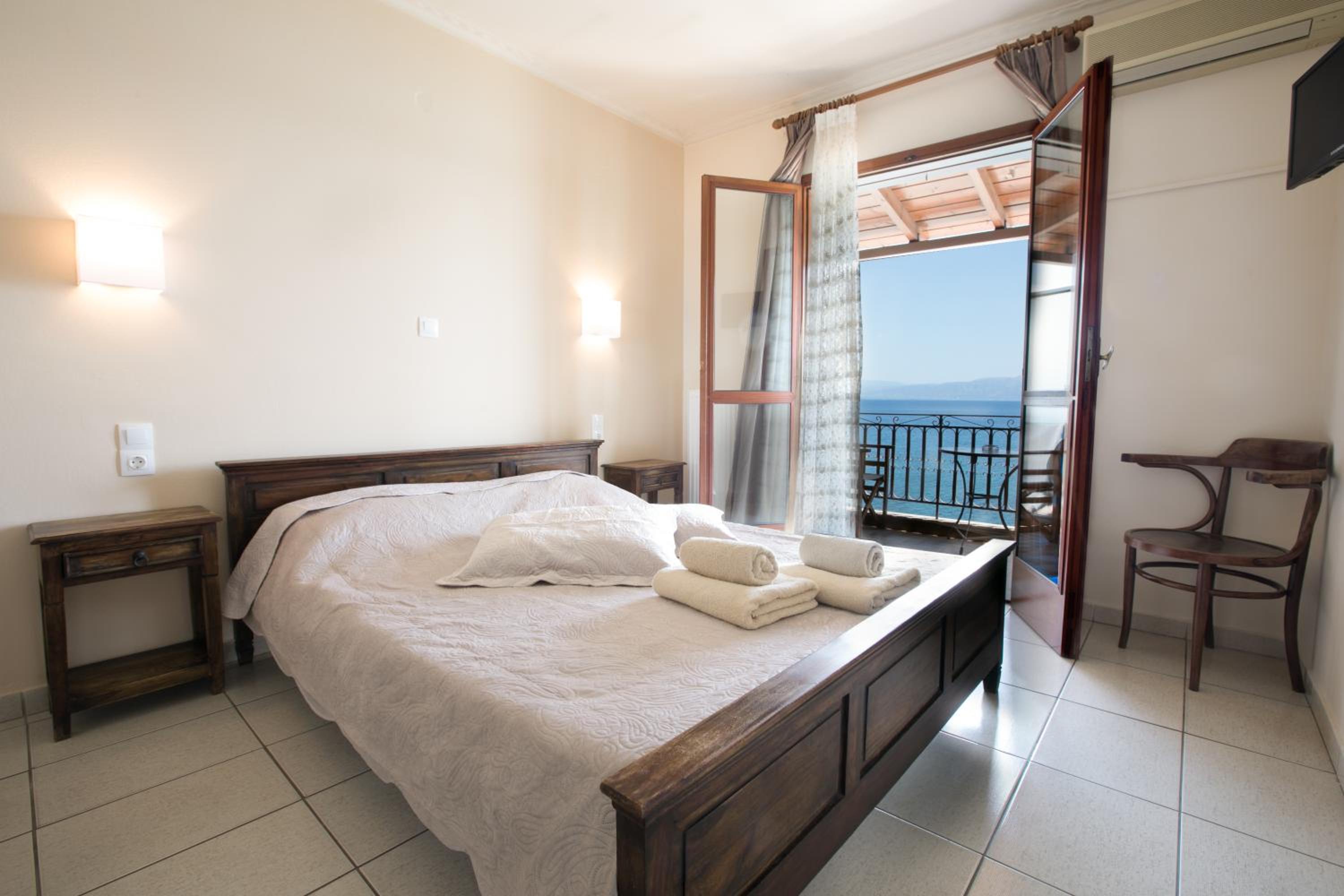 Double Room - Photo 1