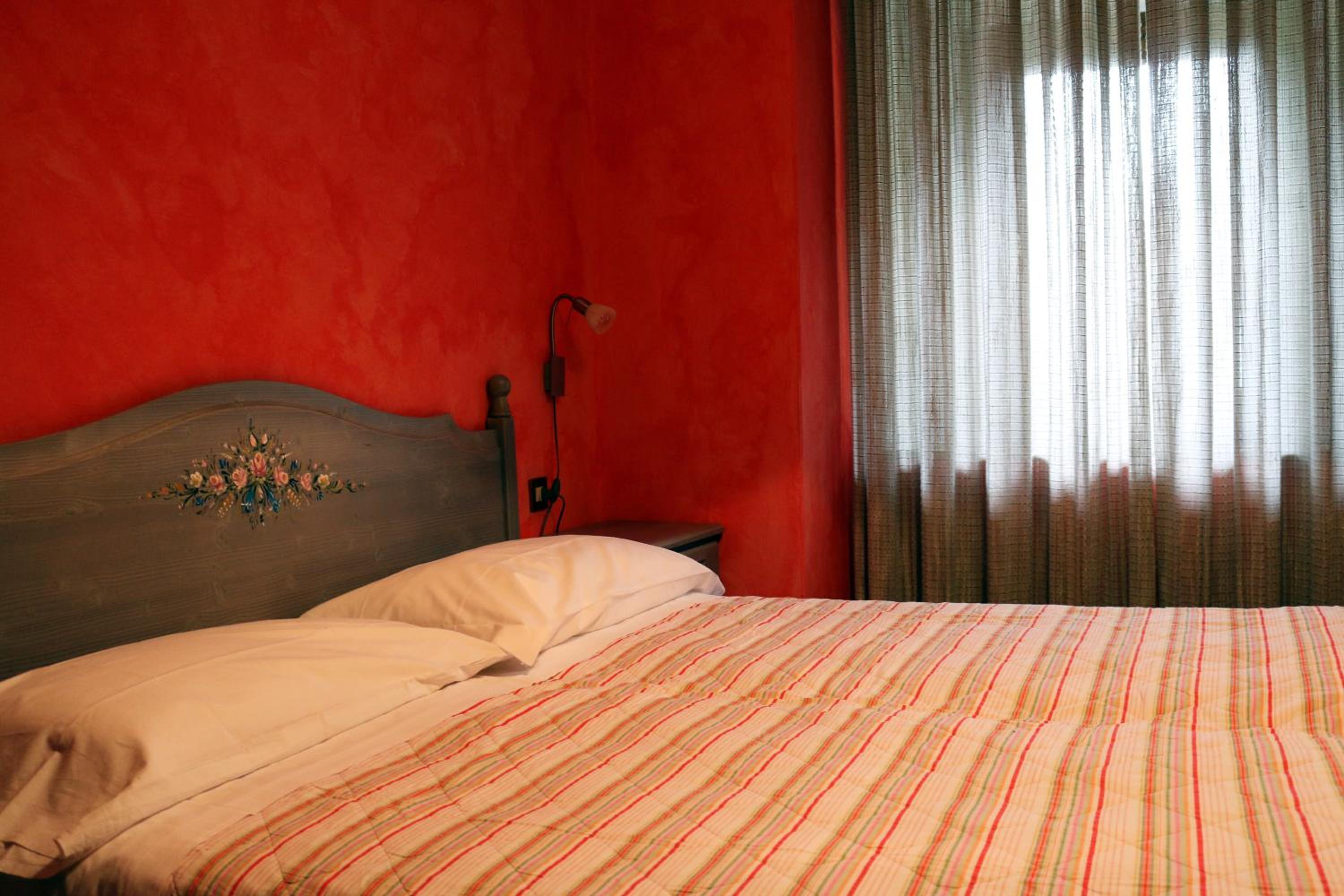 Double Room - Photo 5