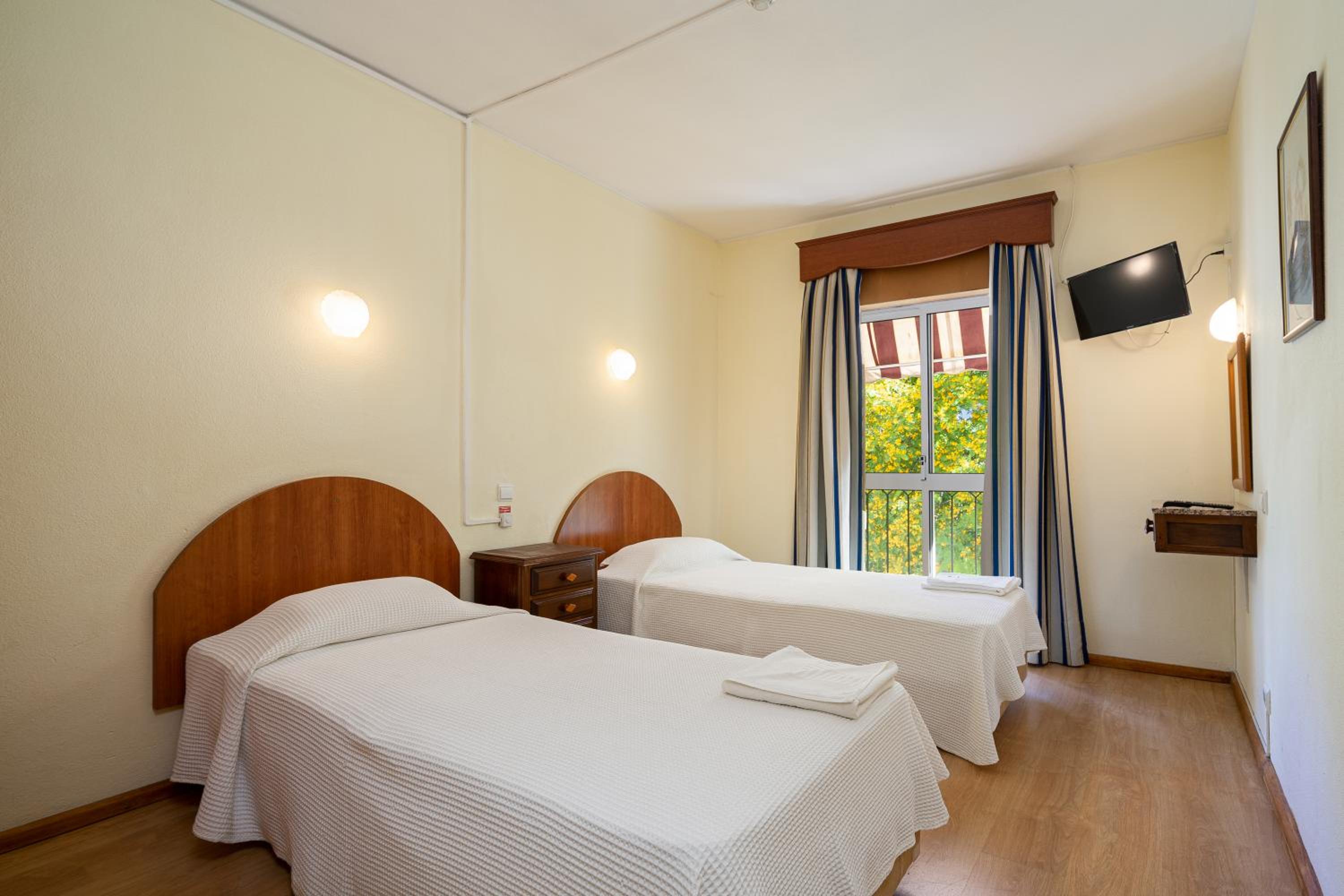 Double or Twin Room photo 1