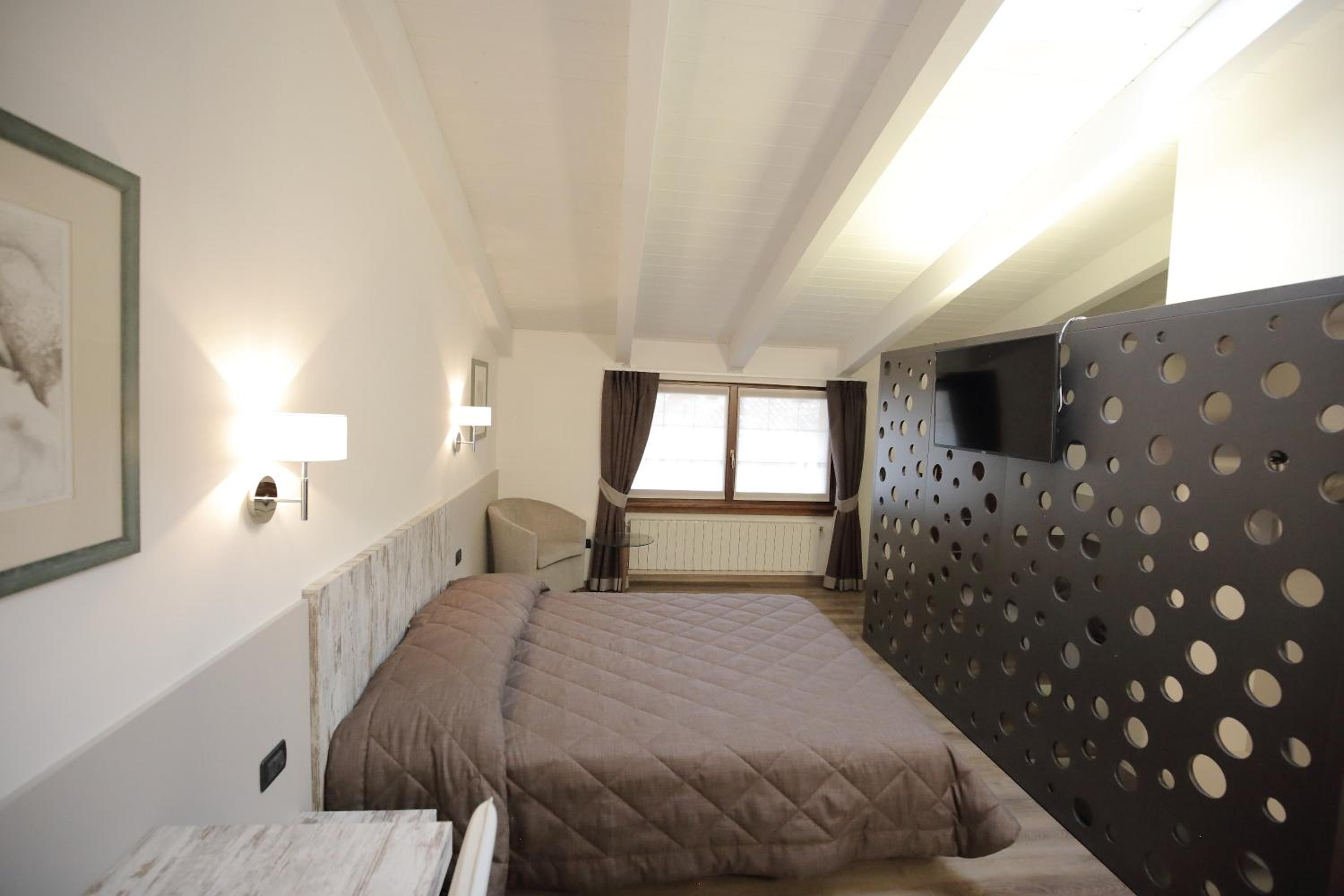 Superior Triple Room photo 3
