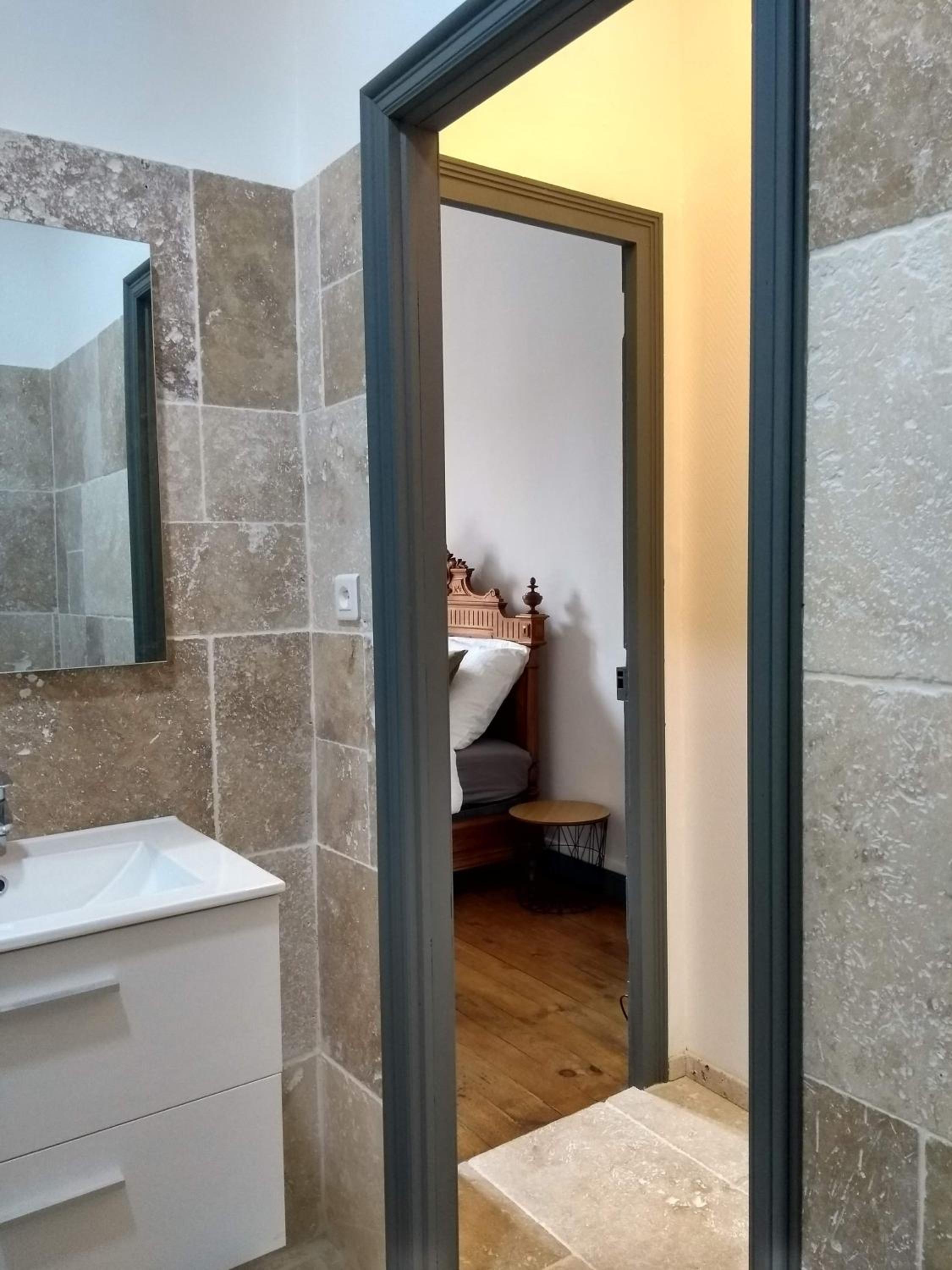 Deluxe Double Room with Shower photo 3