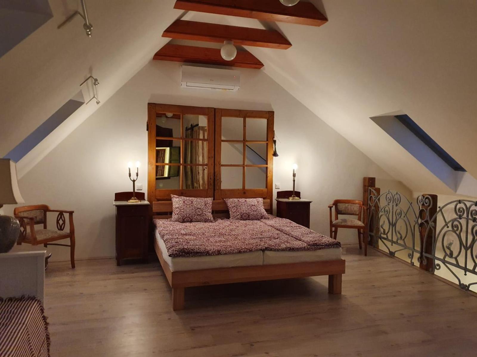 One-Bedroom Apartment - Photo 12