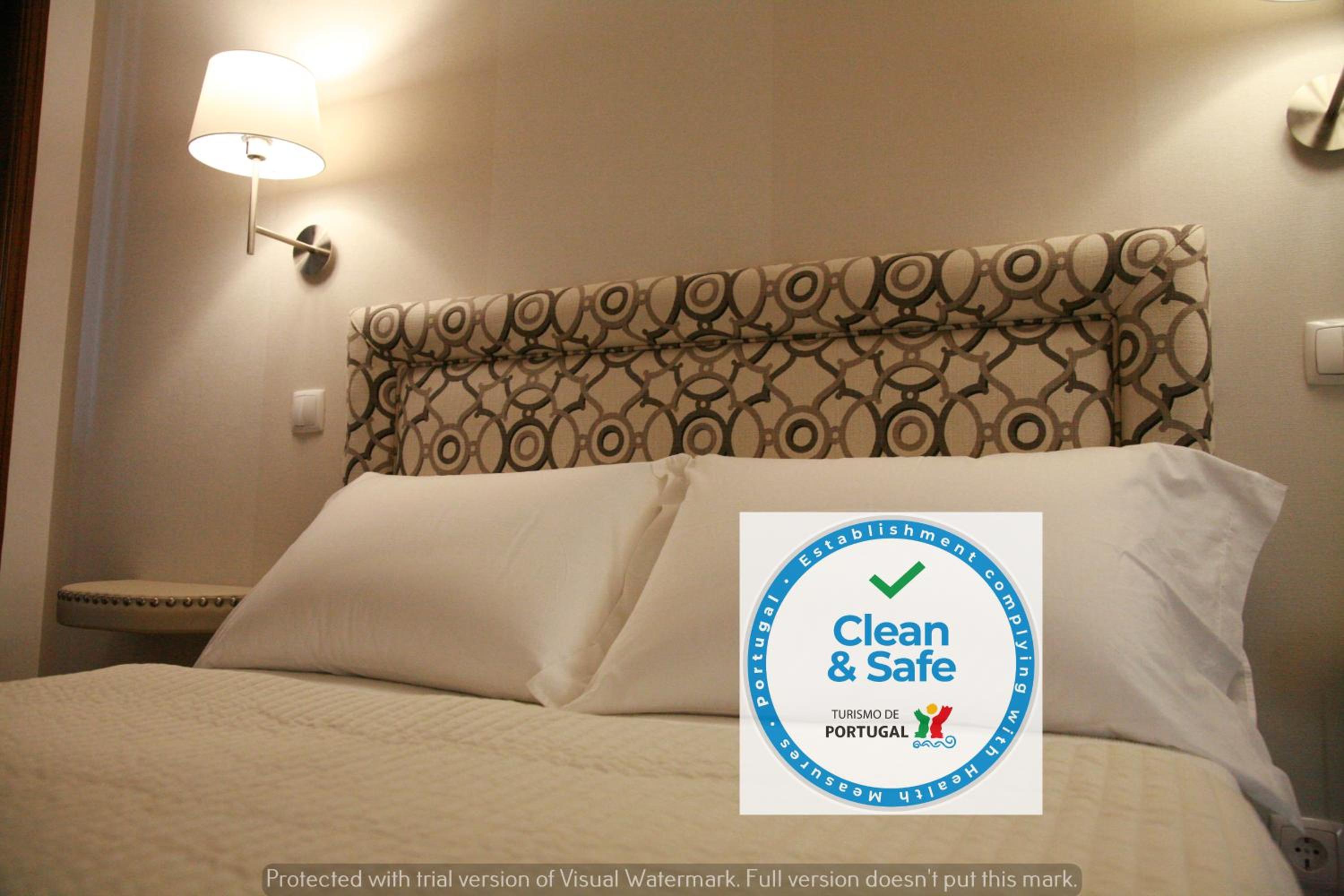 Double or Twin Room - Photo 7