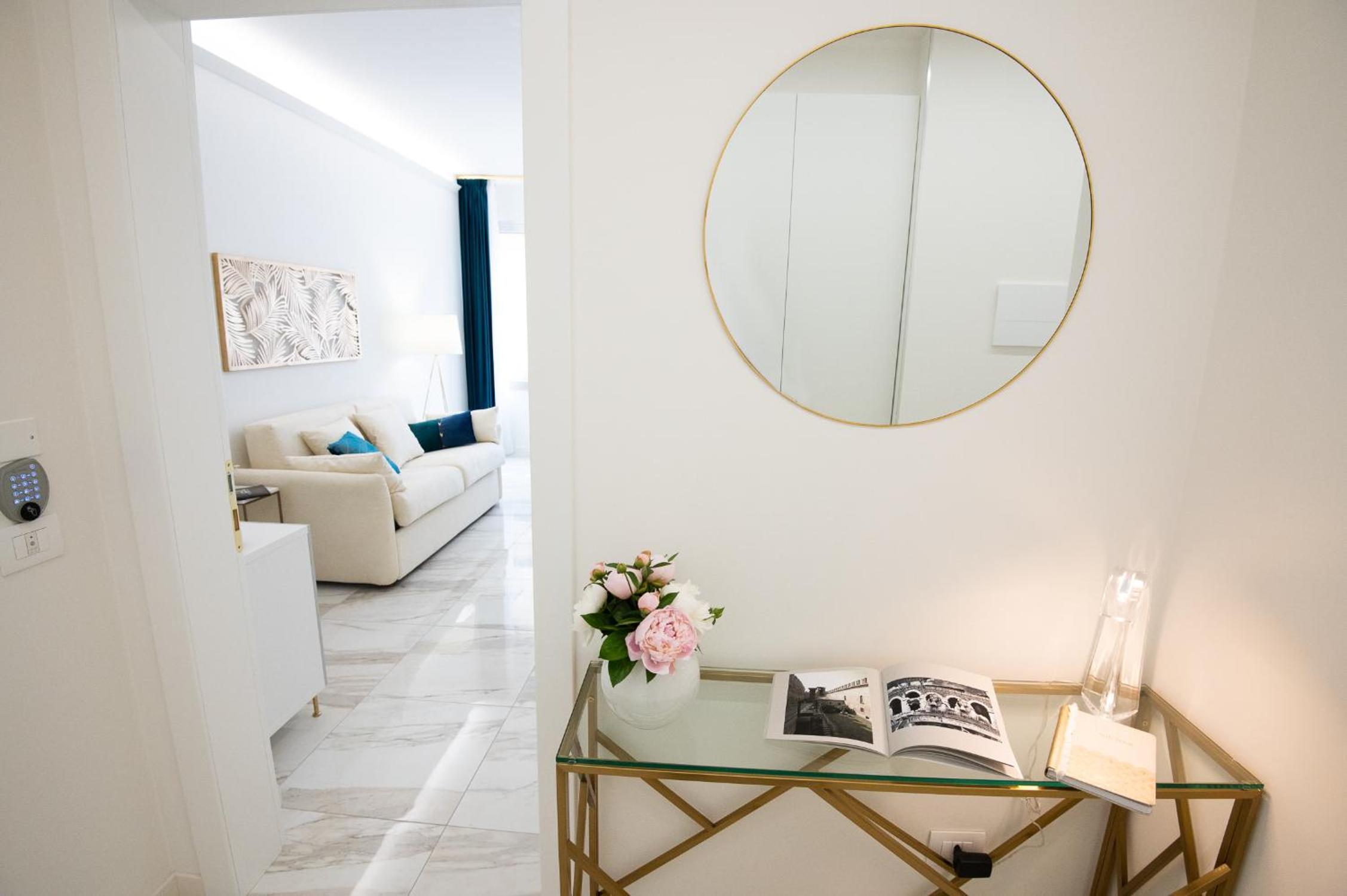 One-Bedroom Apartment - Photo 1