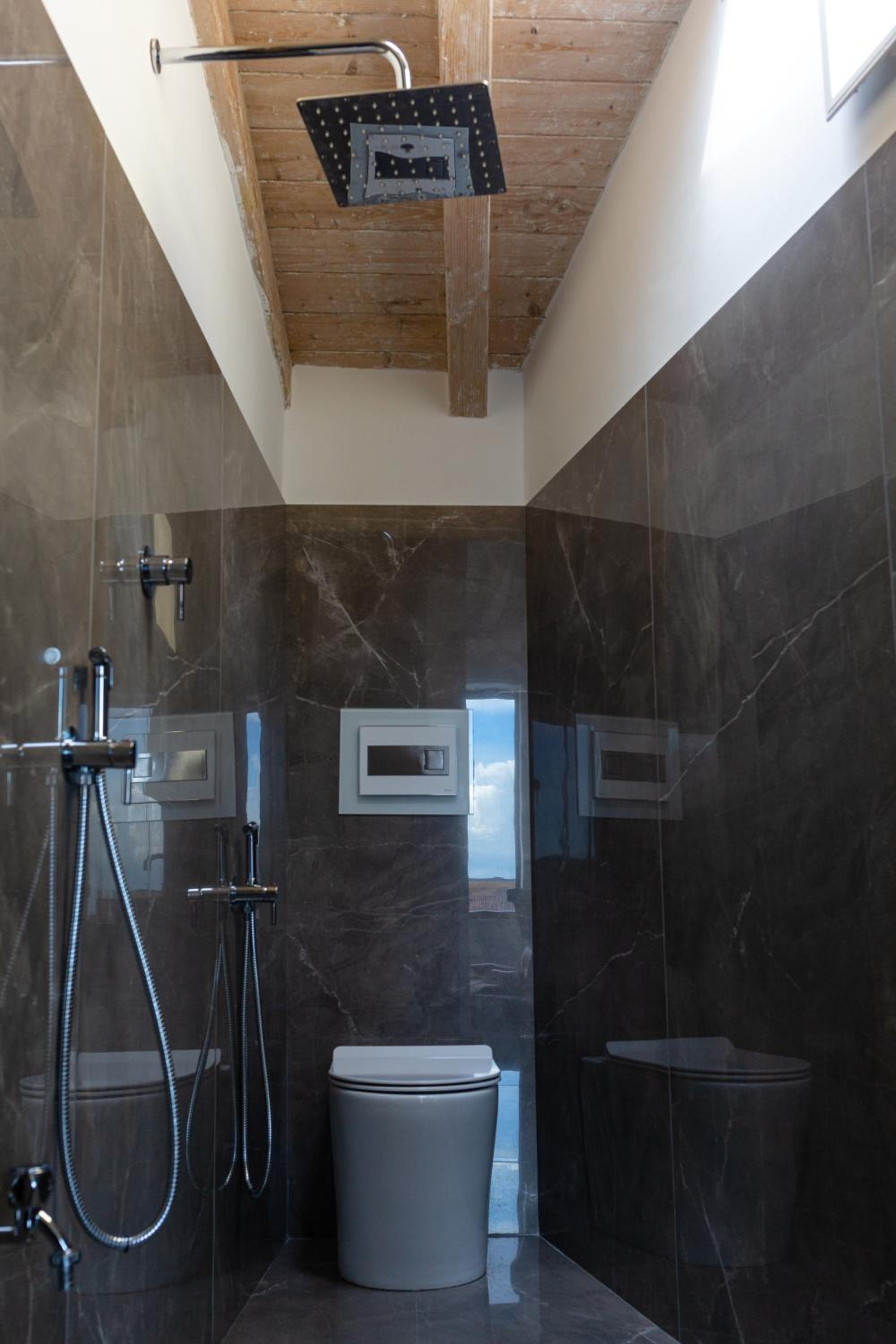One-Bedroom Apartment - Photo 3