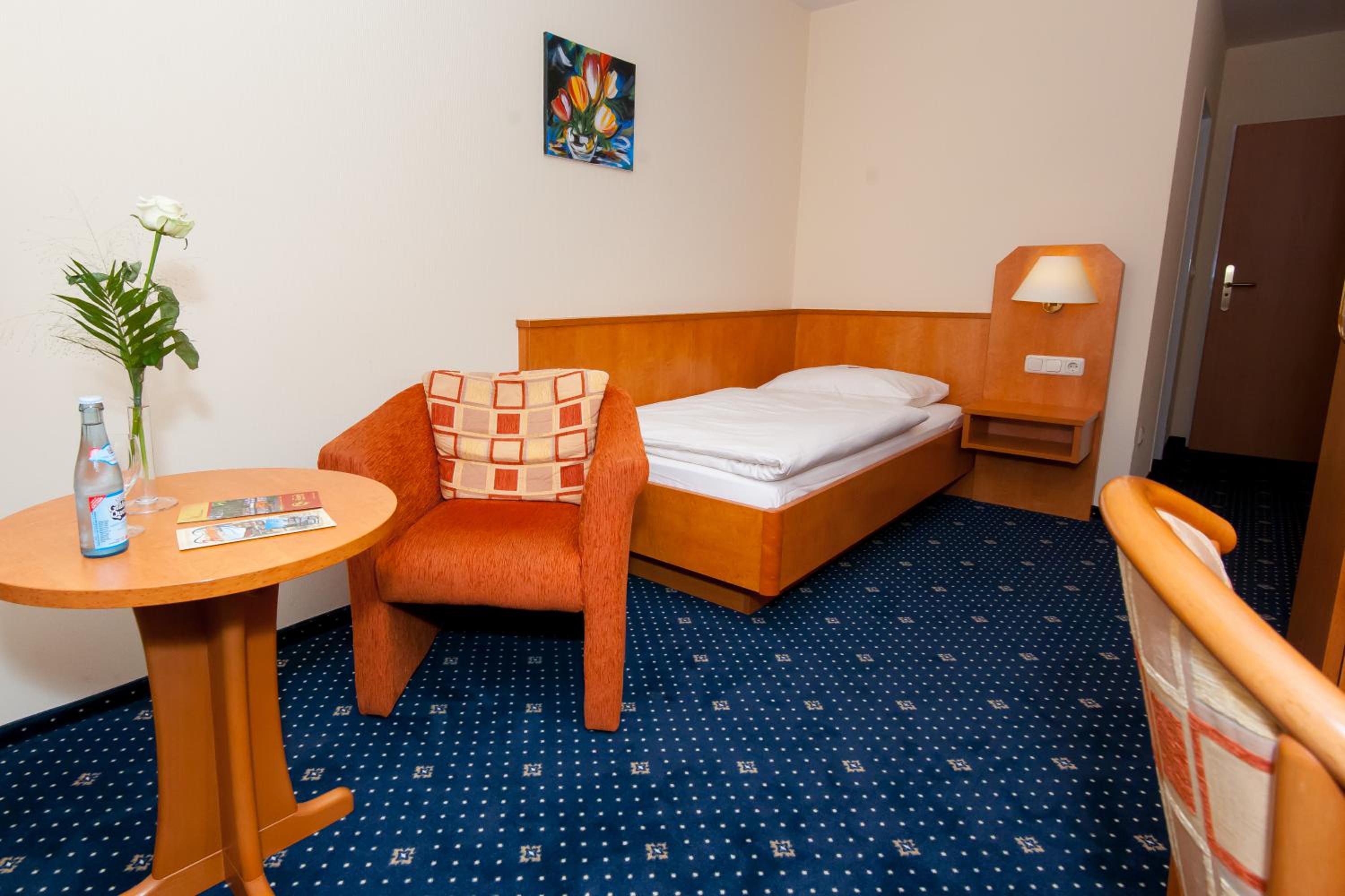 Single Room photo 2