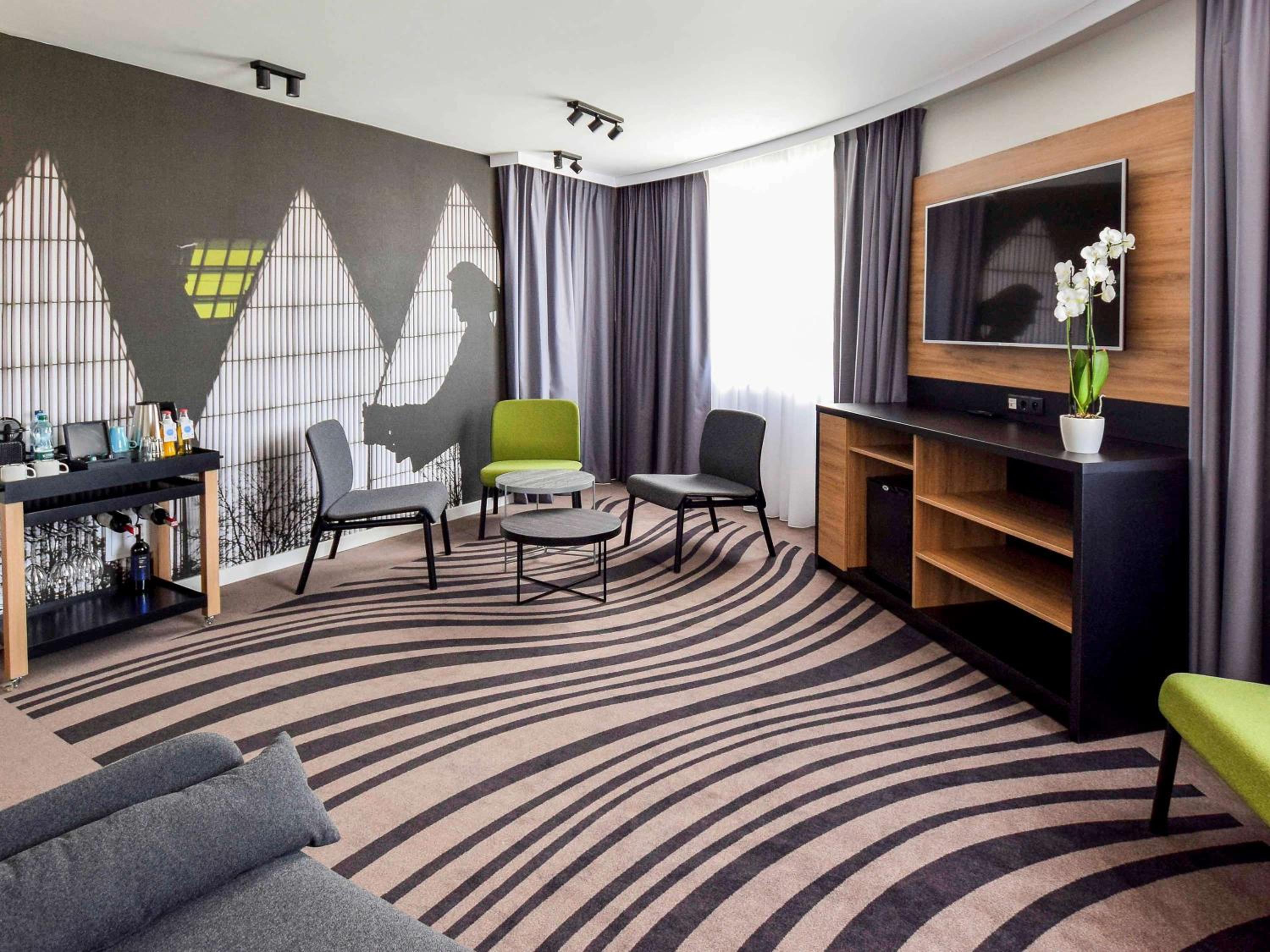 Suite with One Double Bed and Sofa Bed - Photo 2