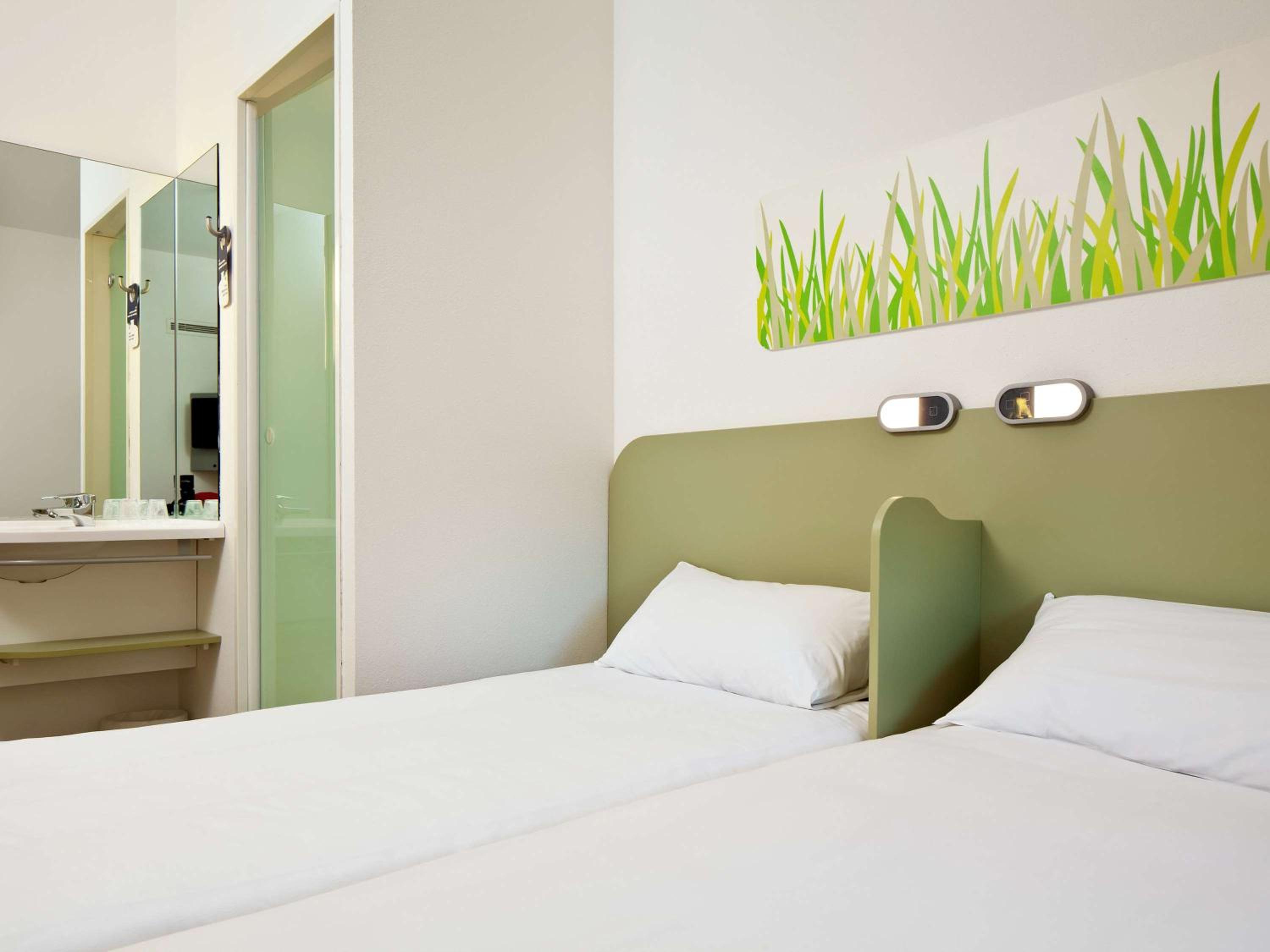 Standard Room with Two Single Bed photo 3