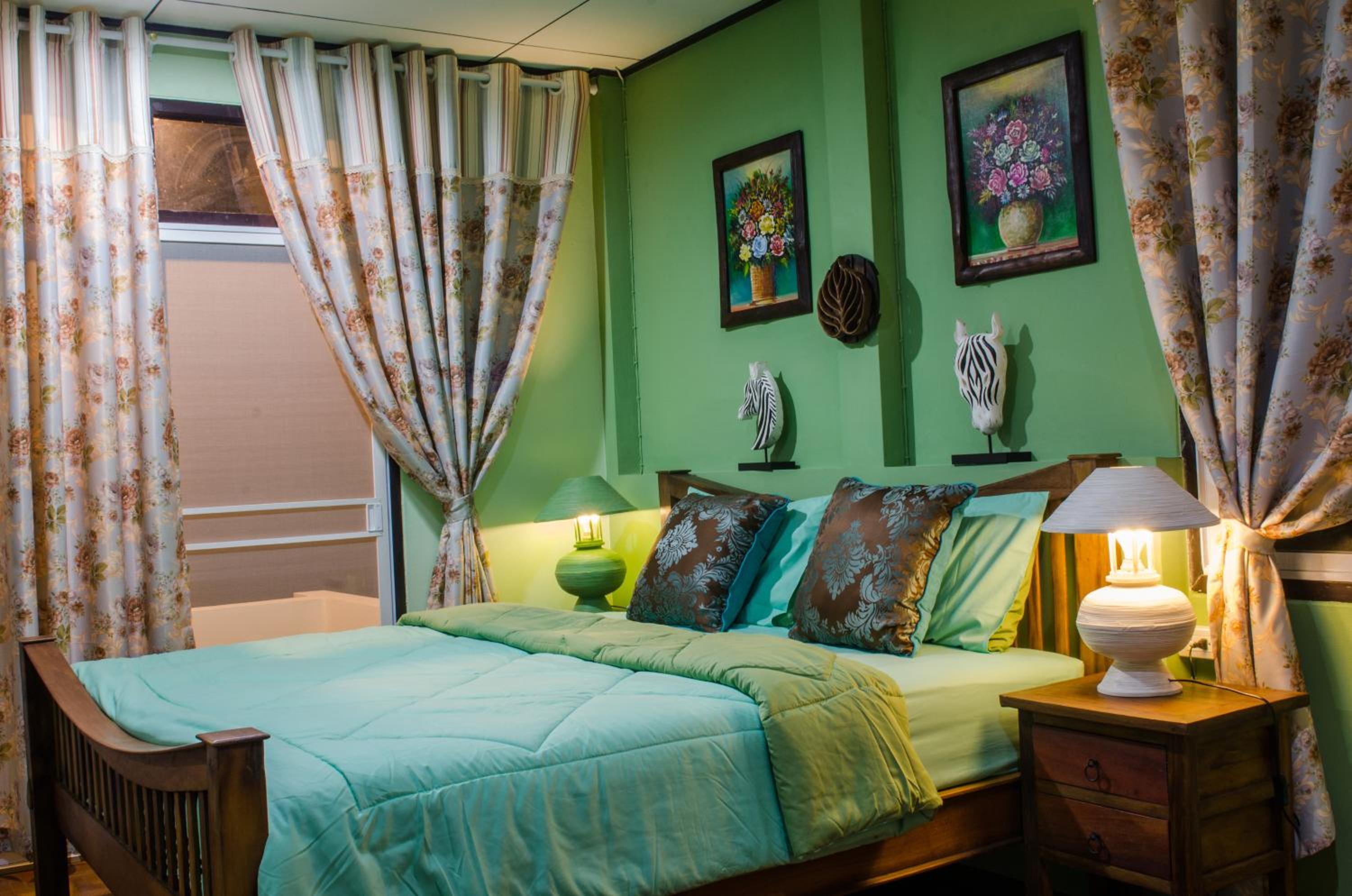 Family Suite with Balcony - Photo 3