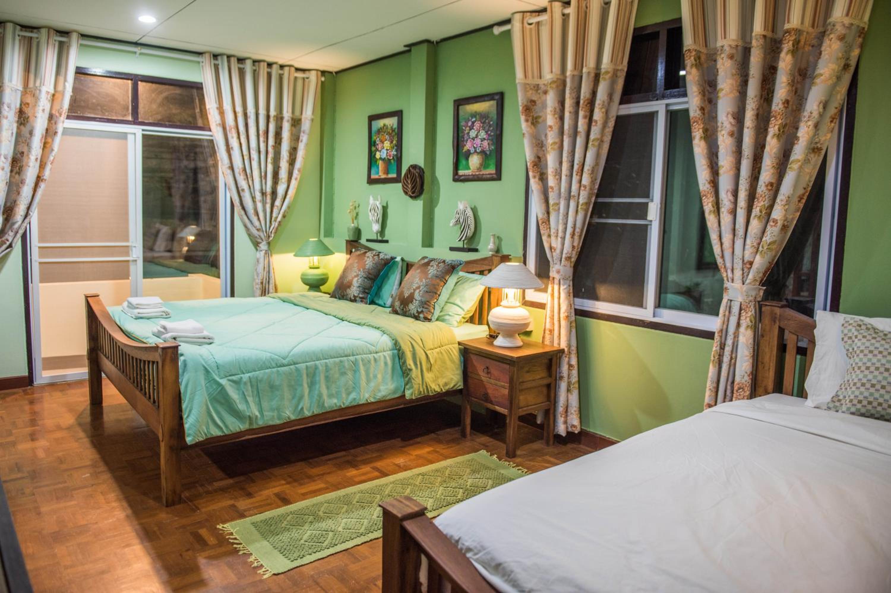Family Suite with Balcony - Photo 1