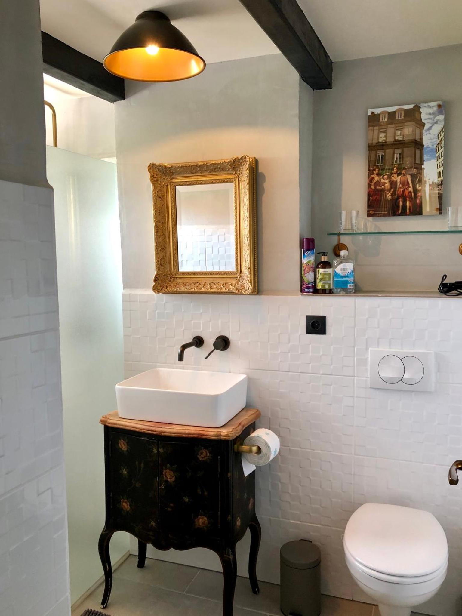 Deluxe Double Room (2 Adults + 1 Child) photo 3