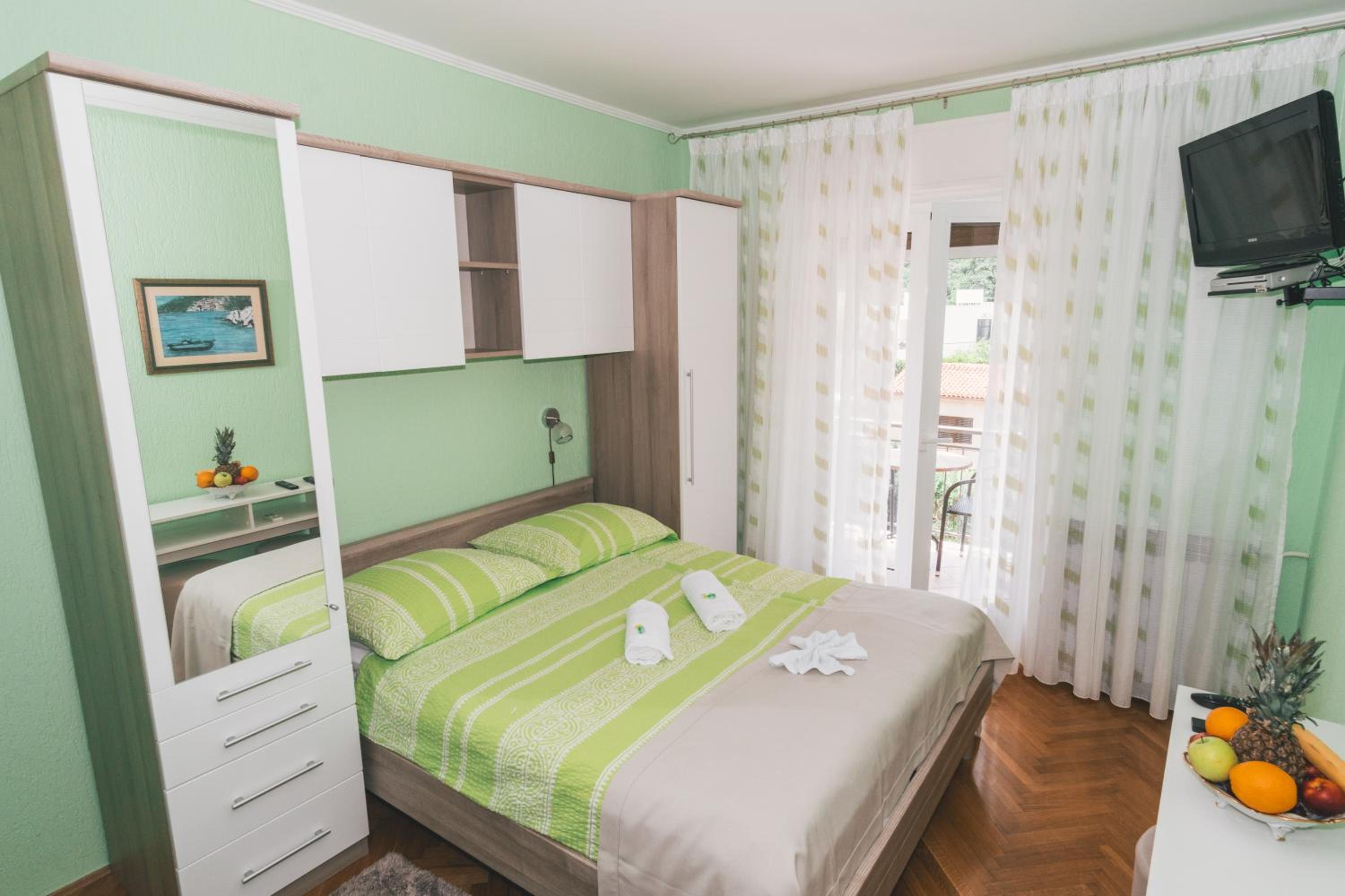 Double Room with Private External Bathroom, Balcony and Sea View photo 1