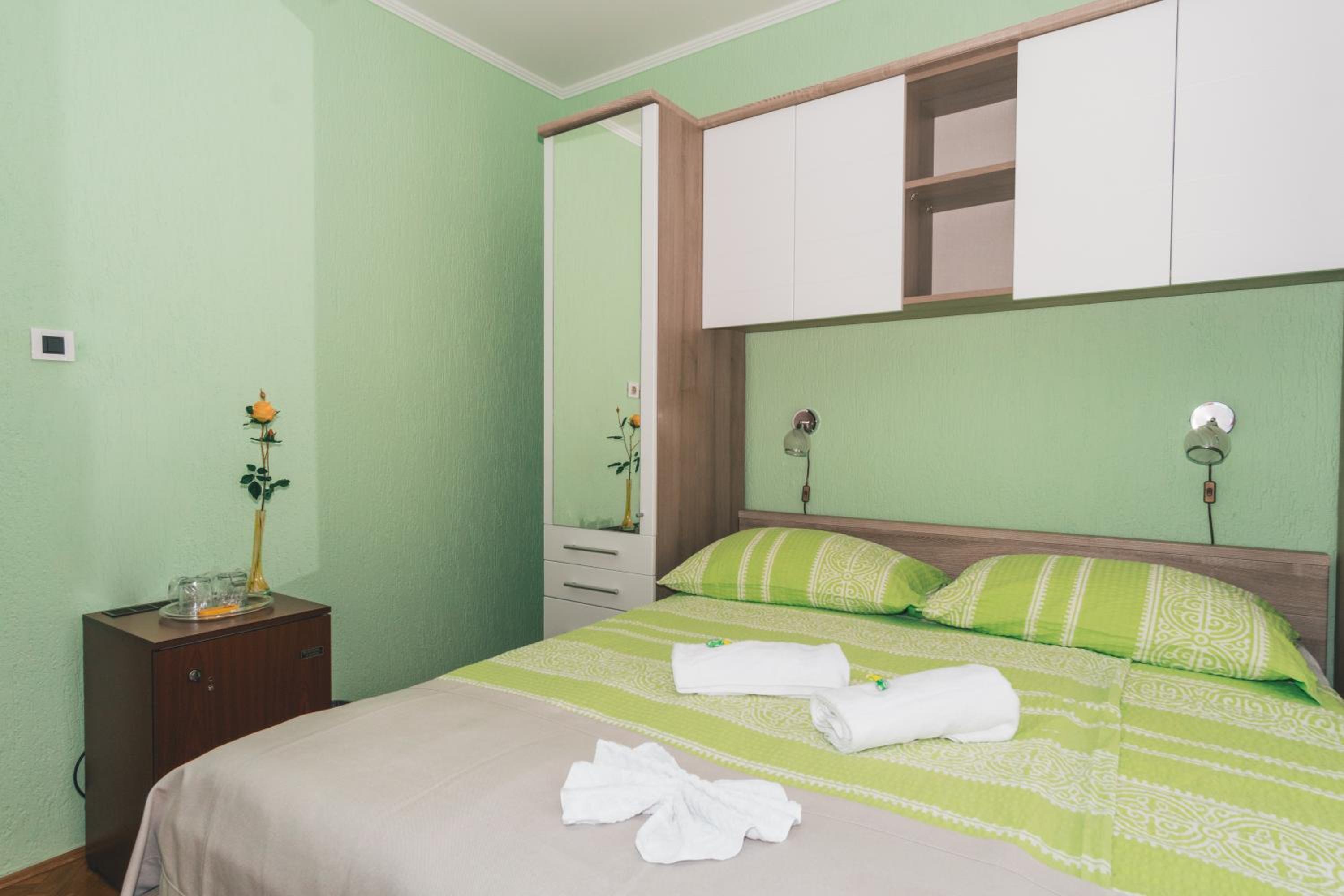 Double Room with Private External Bathroom, Balcony and Sea View photo 3