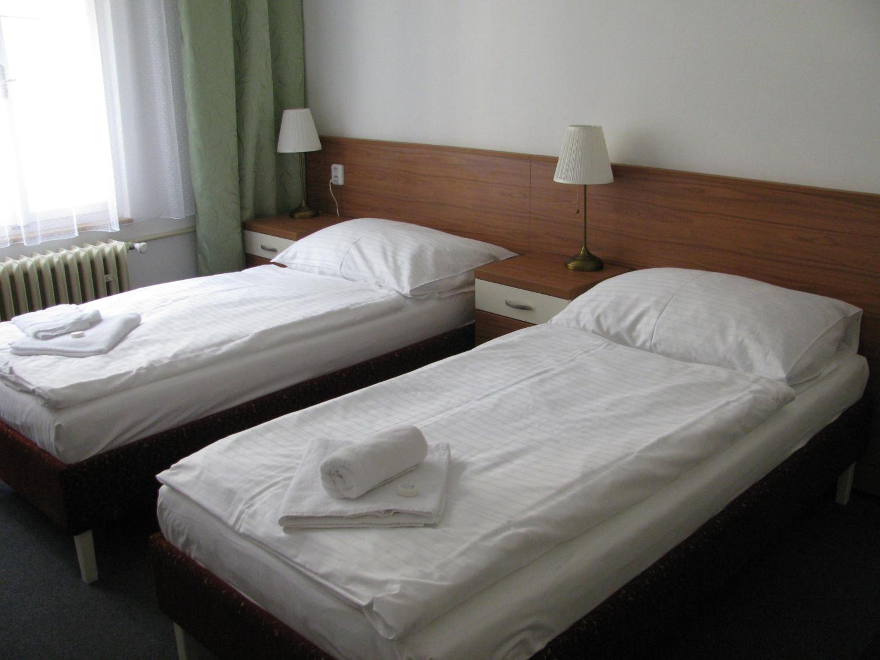 Economy Twin Room with Shared Bathroom photo 3