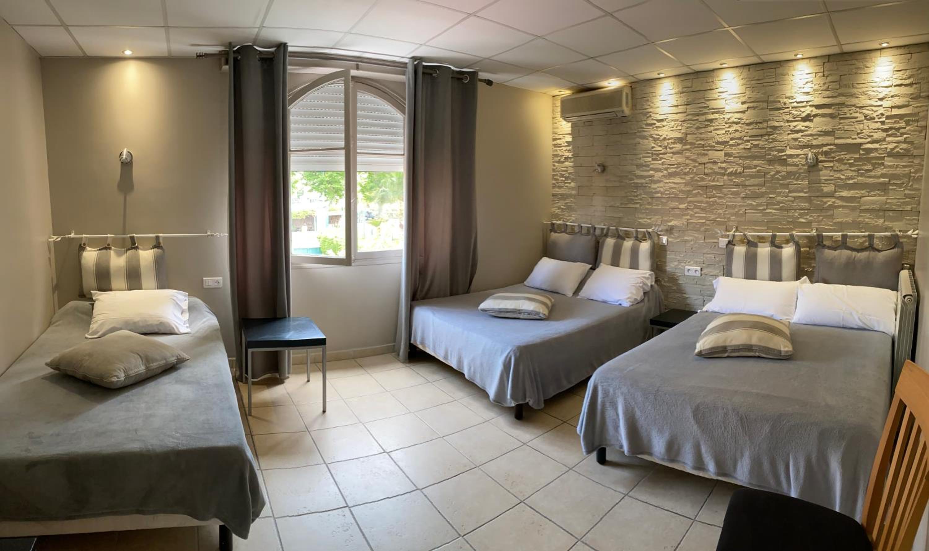 Quadruple Room photo 2