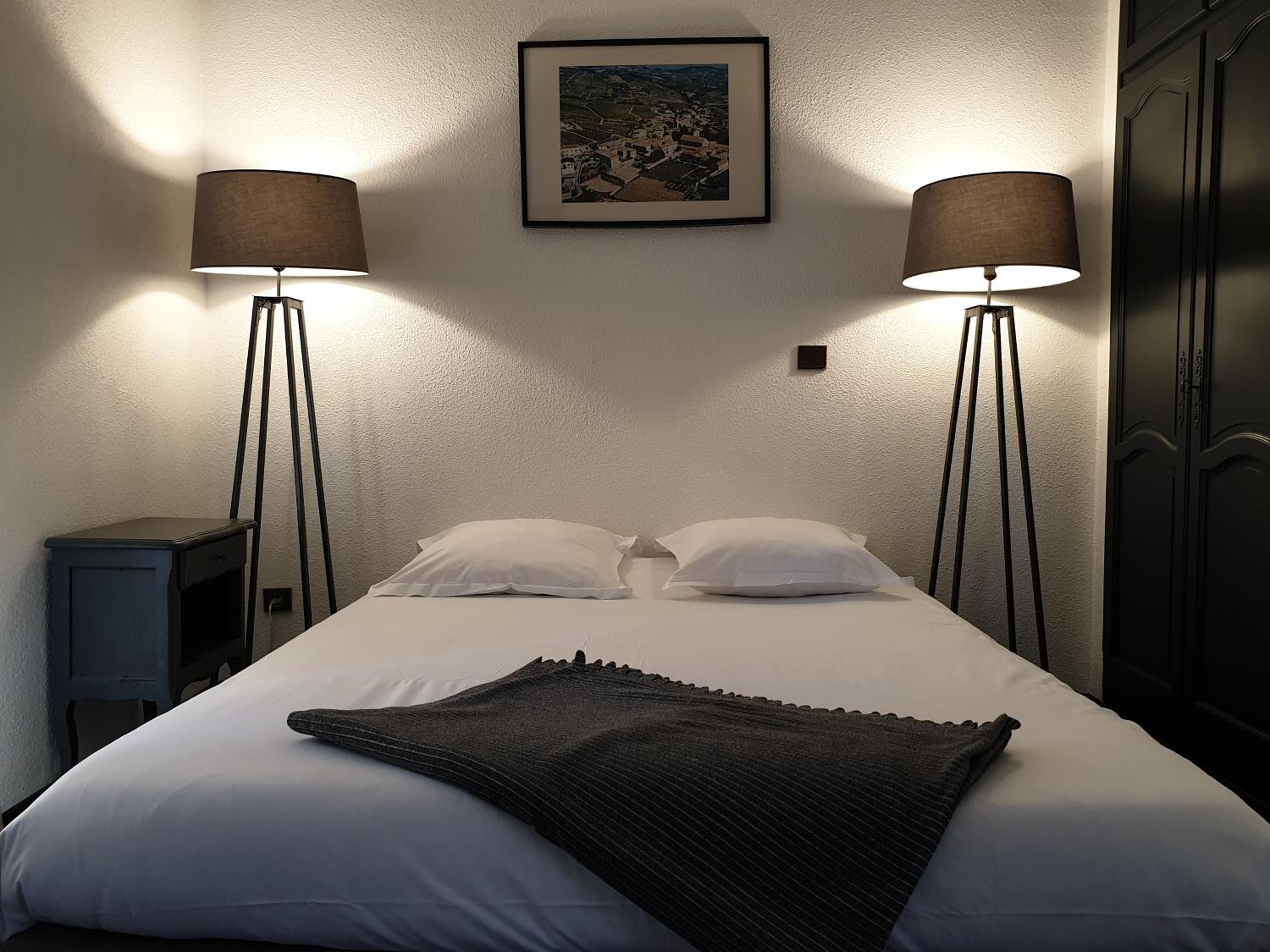 Double Room - Photo 5