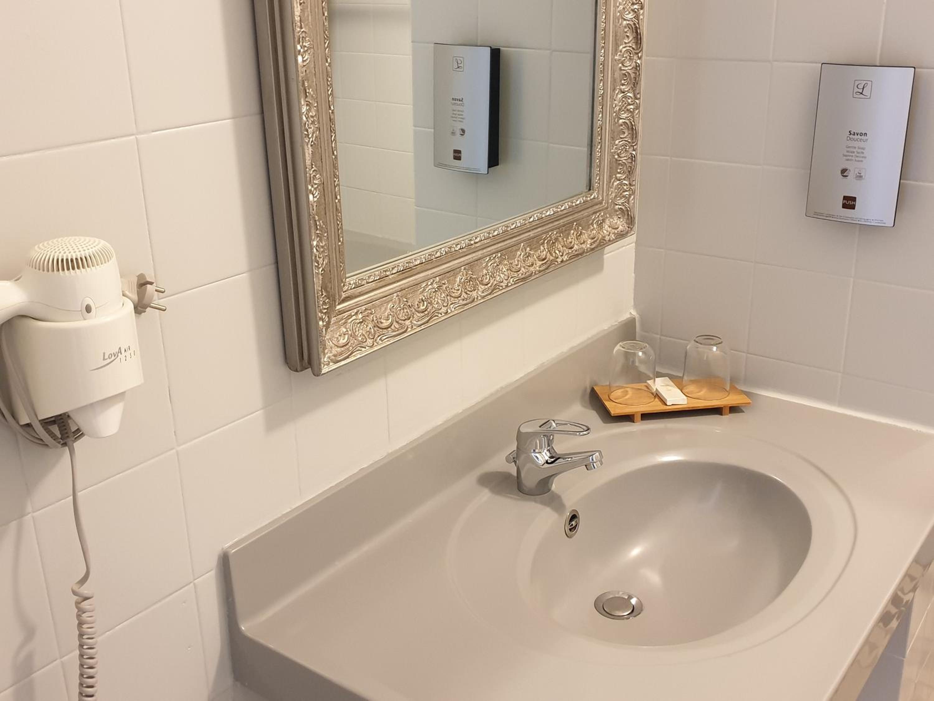 Double Room - Photo 4
