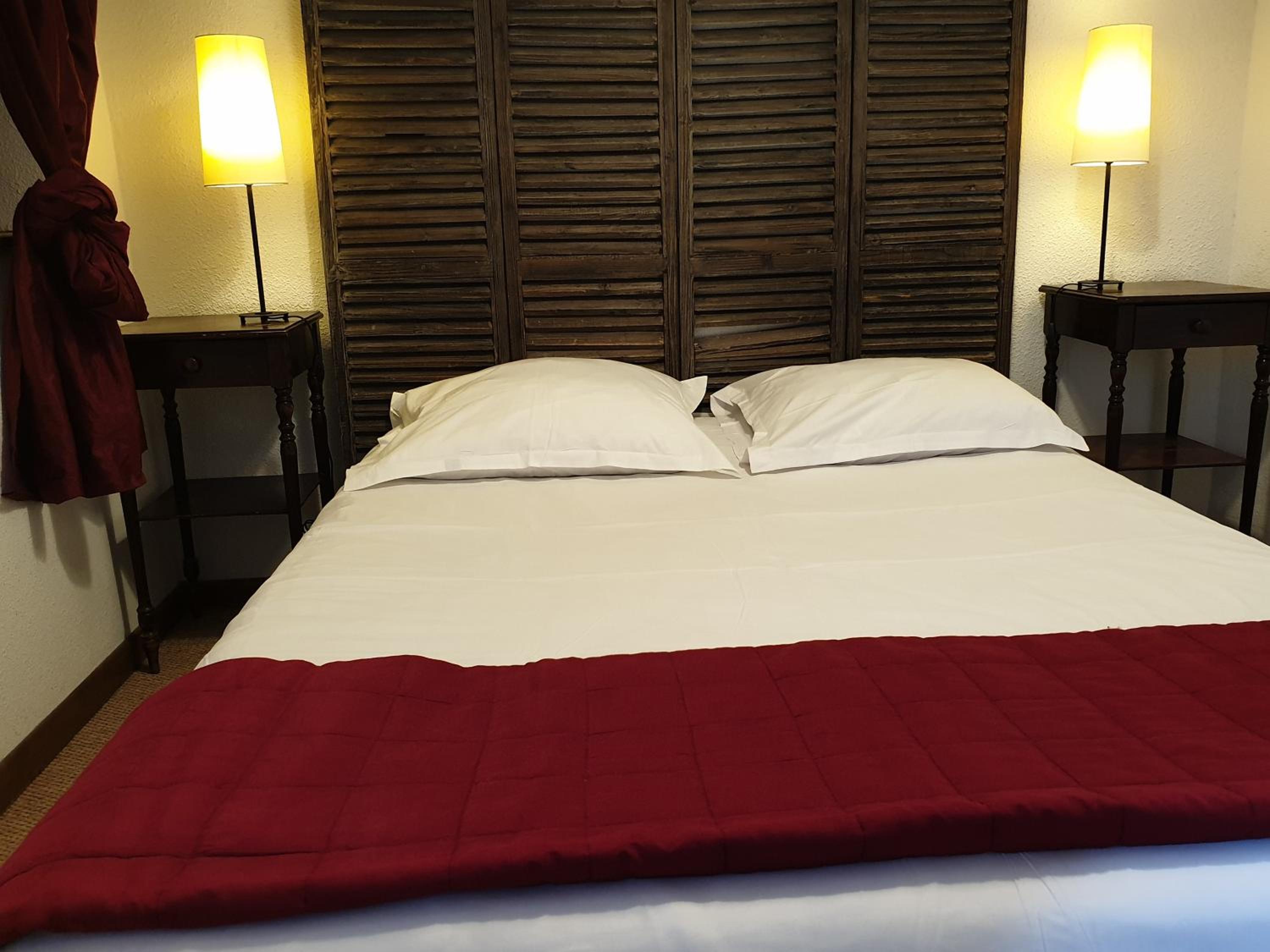 Double Room - Photo 11