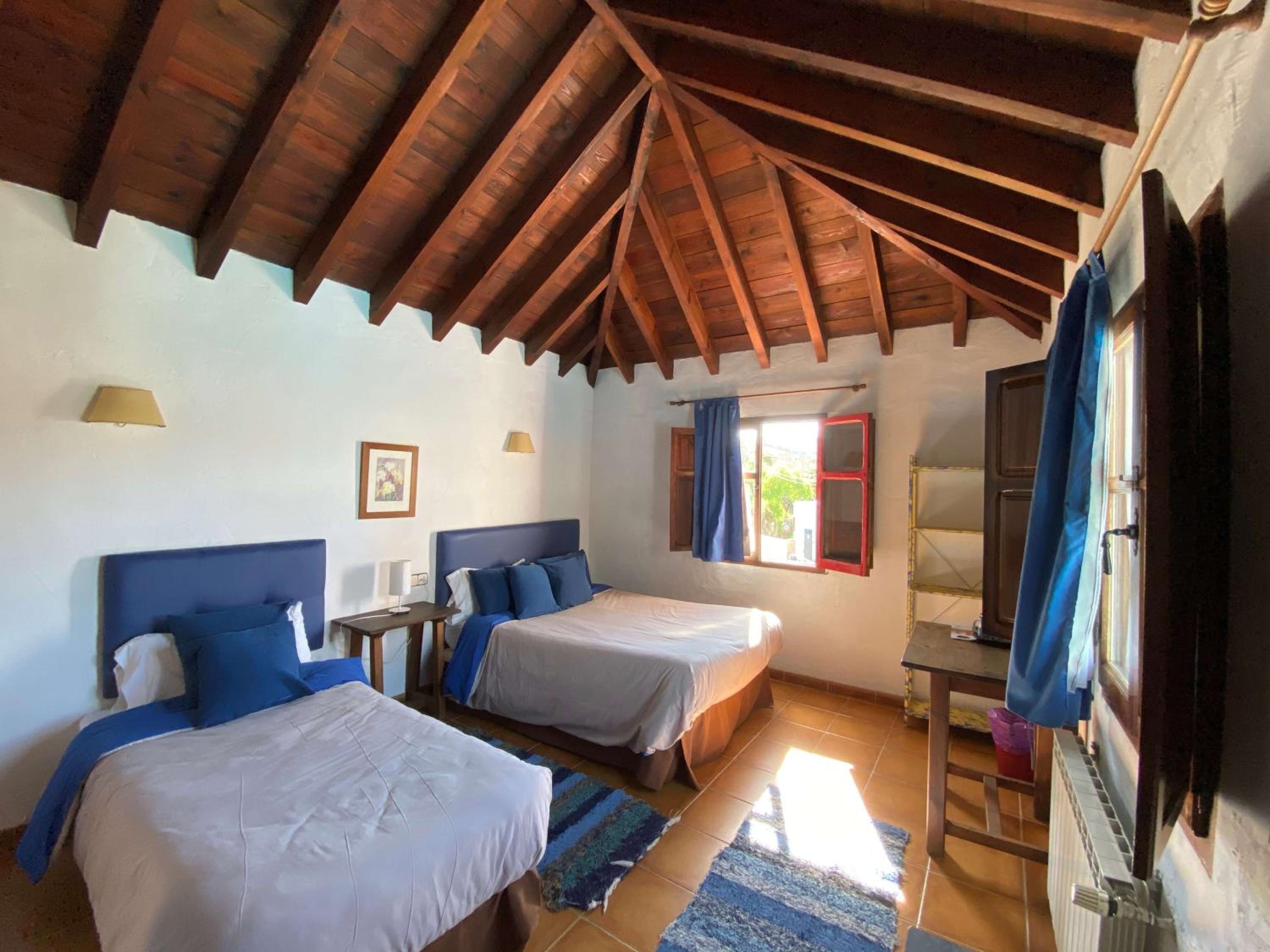 Double or Twin Room - Photo 12