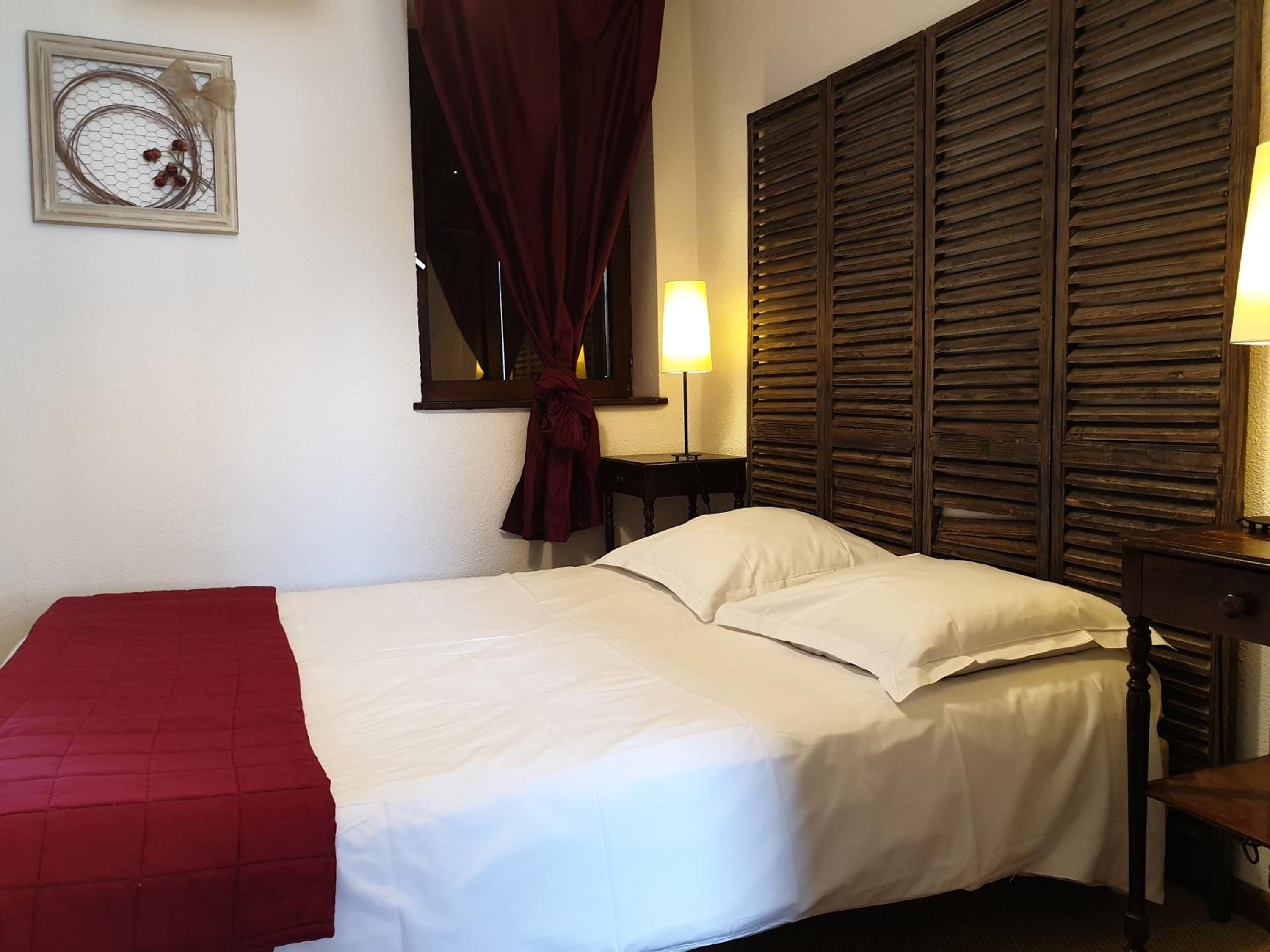 Double Room - Photo 10